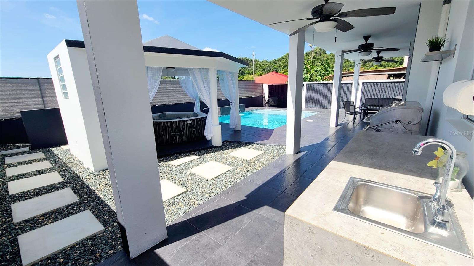 LOS MONTED DE DORADO - Residential