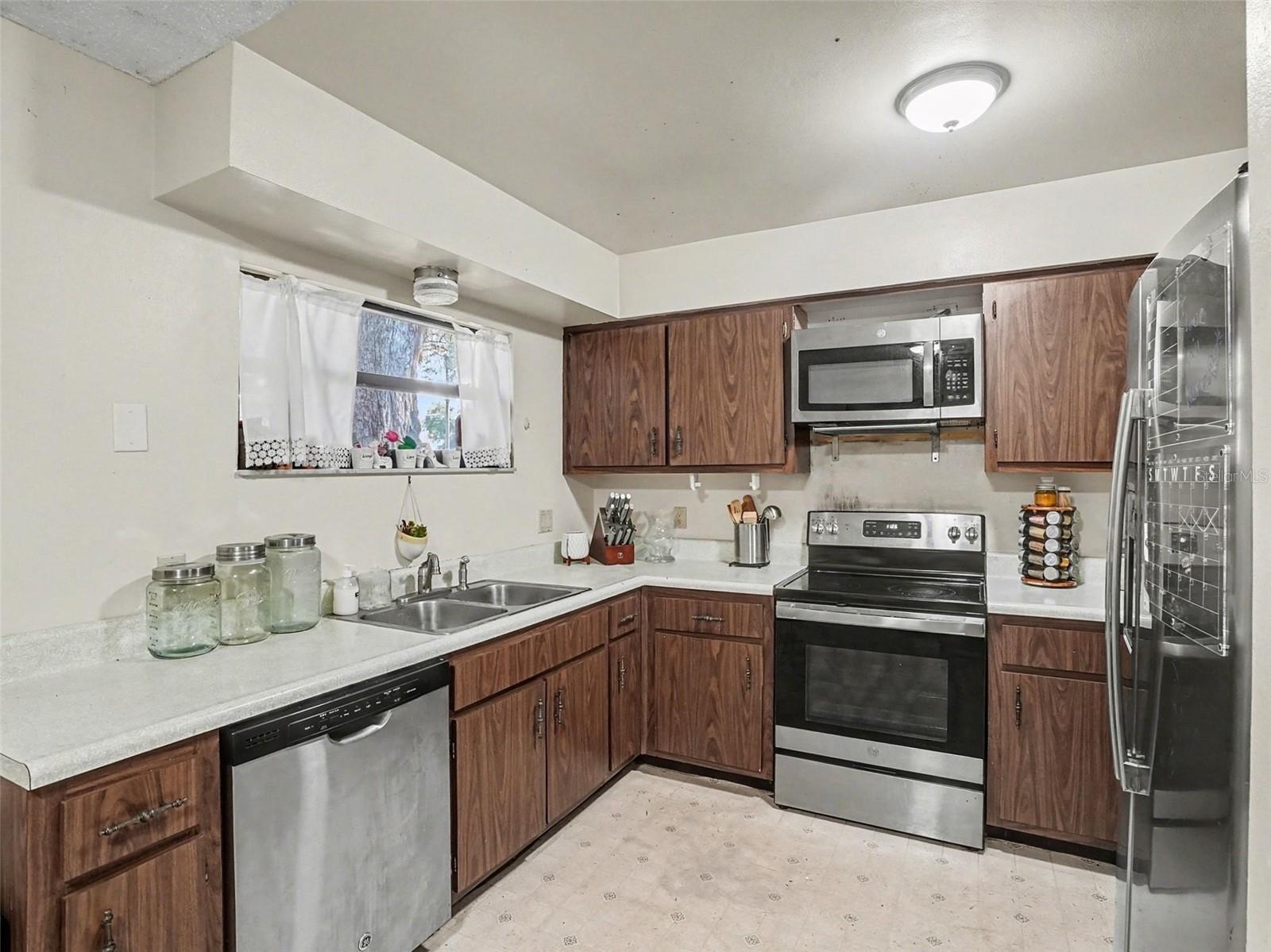 OAK GROVE EAST - Residential