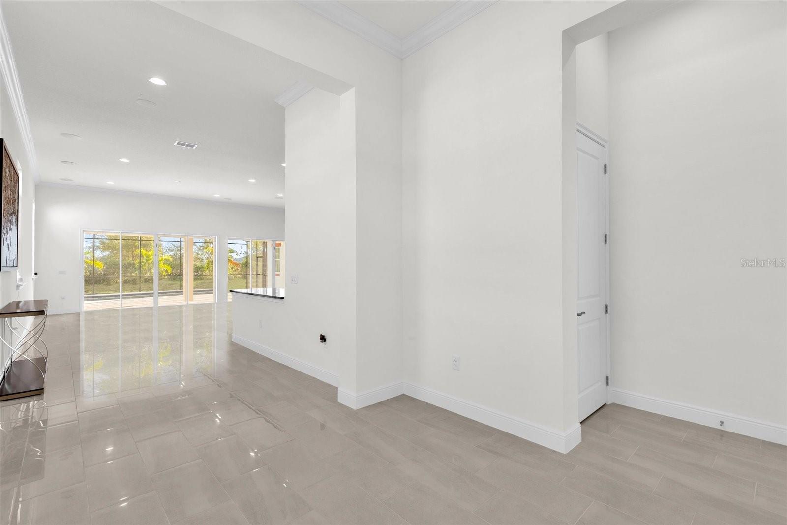 2692 MEADOWEDGE LOOP