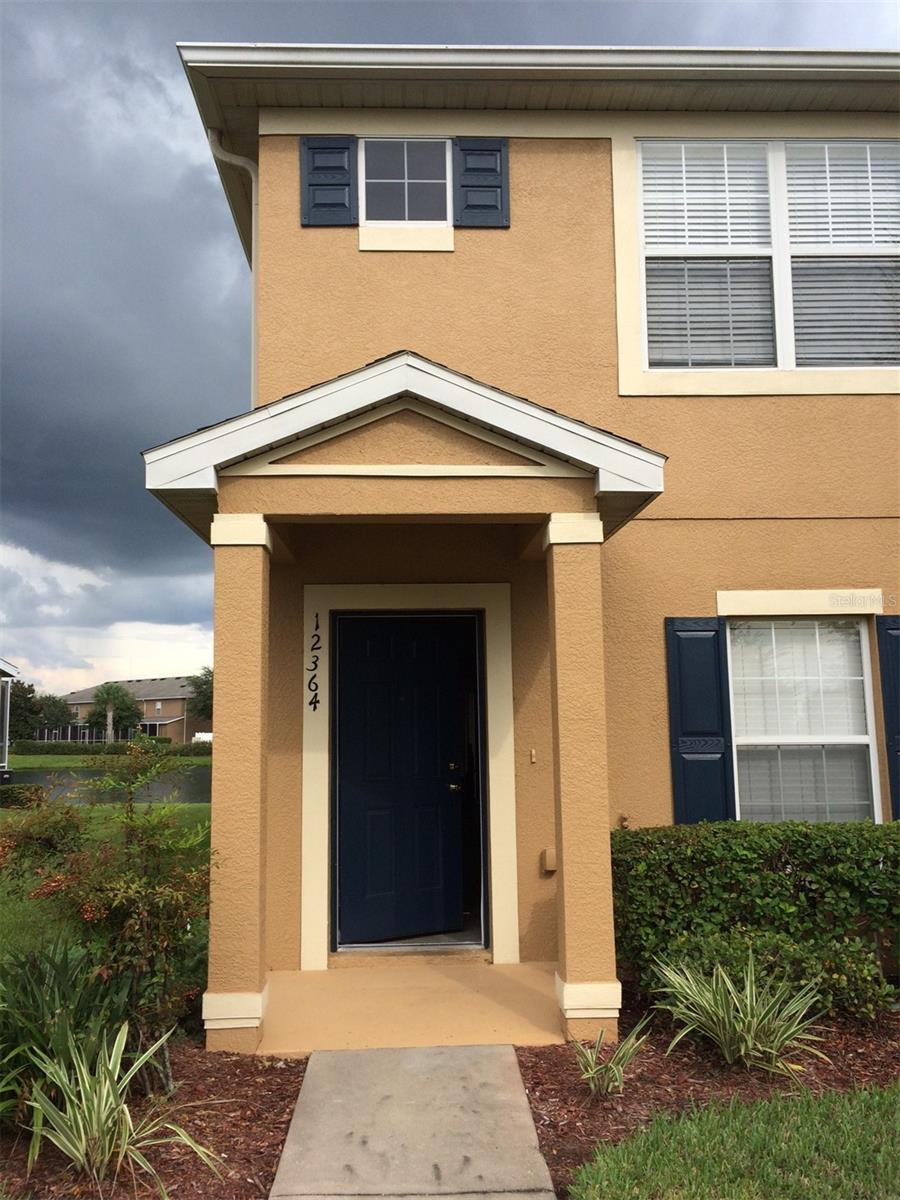 Beautiful corner Townhouse in Gated Panther Trace sub-division!! All appliances included Refrigerator, Stove/Oven and Microwave, Washer- Dryer in unit. Water is included in the rent. Come and experience living in this great community that has lot to love and enjoy beautiful Sun-Rise from the back-yard lanai...view of Lake where ducks are swimming... Community has it's own swimming pool - just a few steps away!! Collins Elementary and Middle School with-in one mile from the community. Riverview High has a school bus pick-up right at the end of the street!! Super close to SAMs, Walmart, St Joseph Hospital and many Restaurants....Won't last....