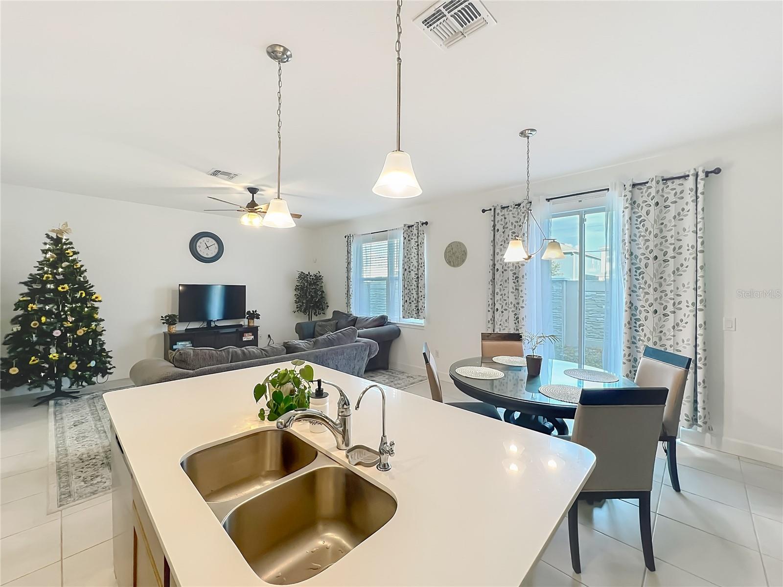 TOWNHOMES AT RIVERS EDGE - Residential