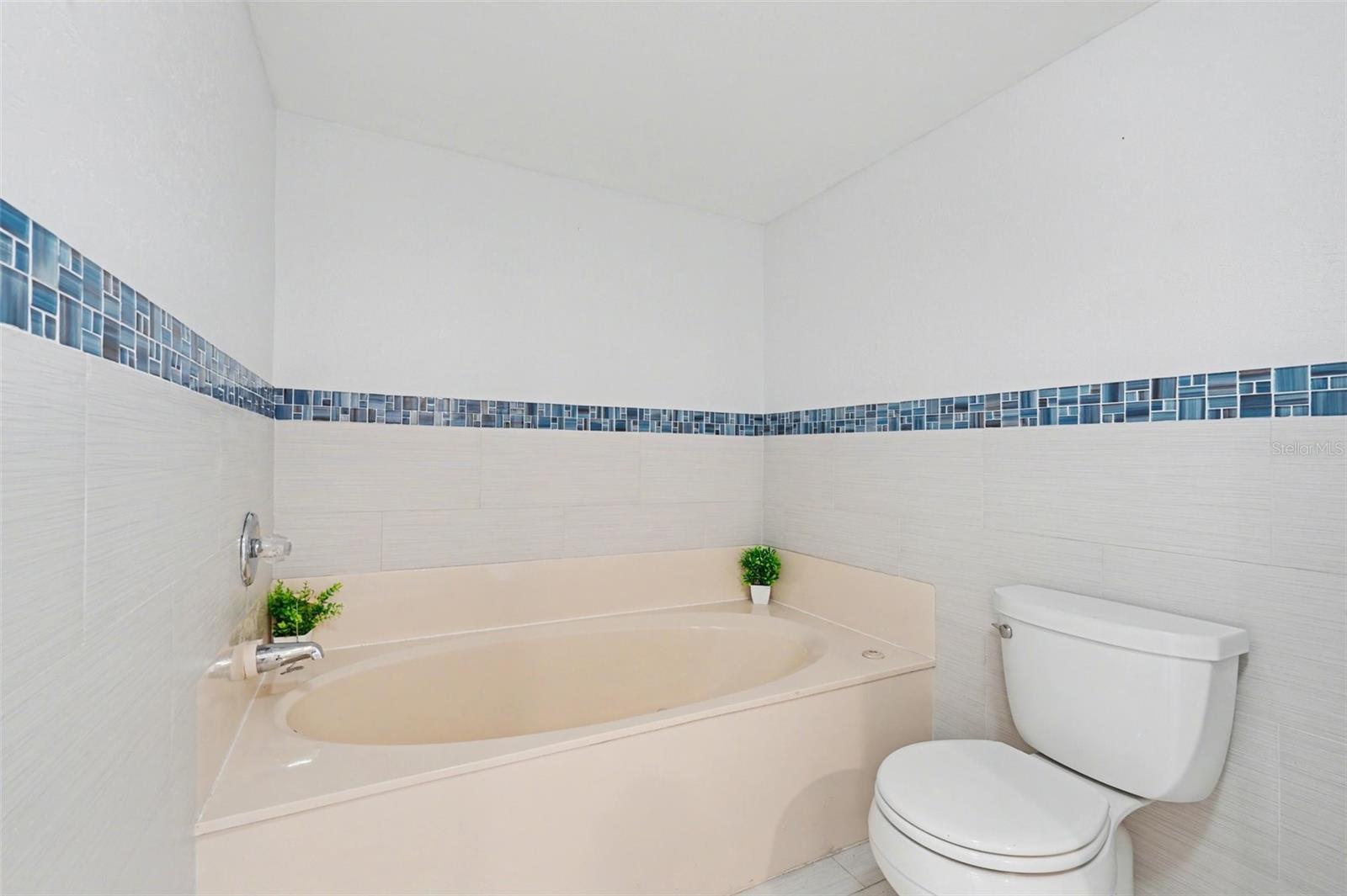 ROCK POINTE CONDO PH III - Residential