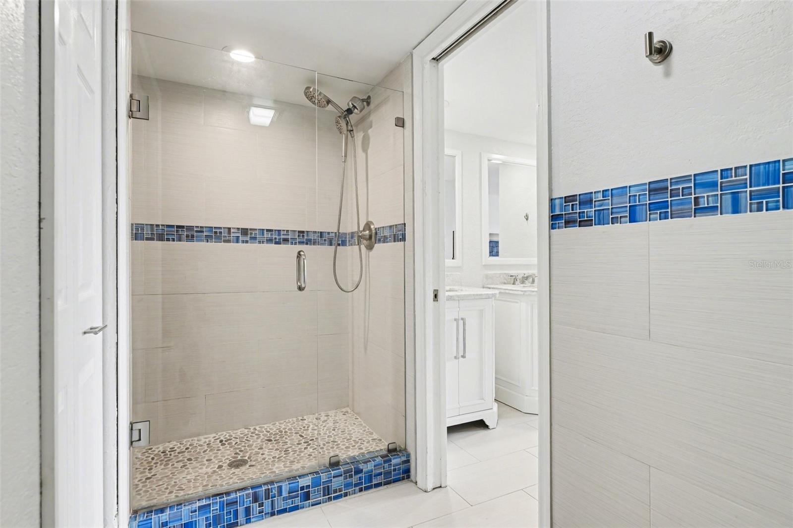 ROCK POINTE CONDO PH III - Residential