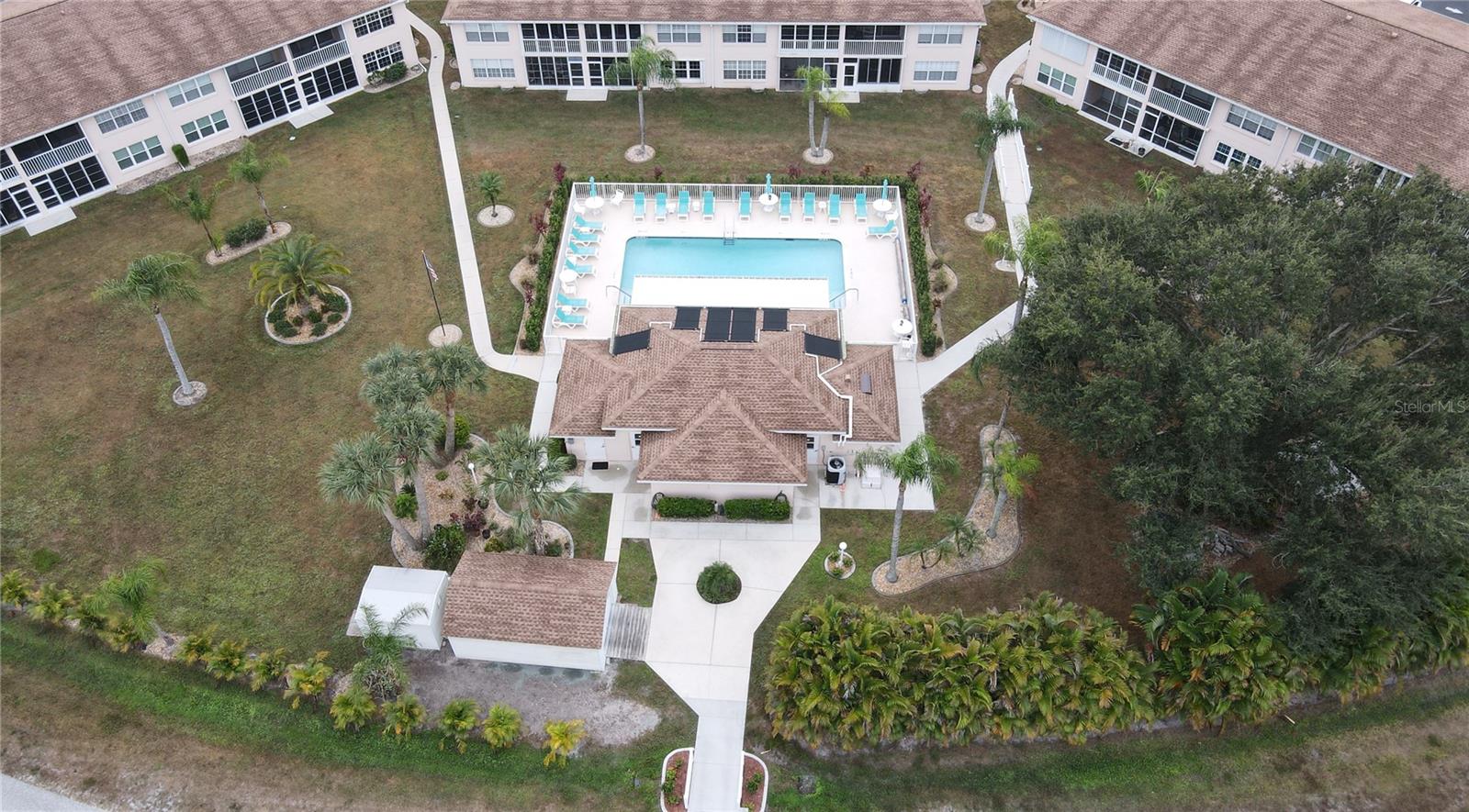 NORTH SHORE/KINGSWAY CONDOM - Residential