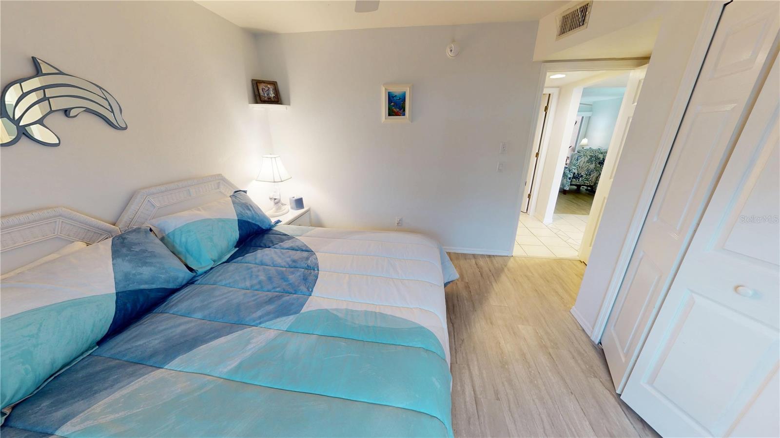 NORTH SHORE/KINGSWAY CONDOM - Residential