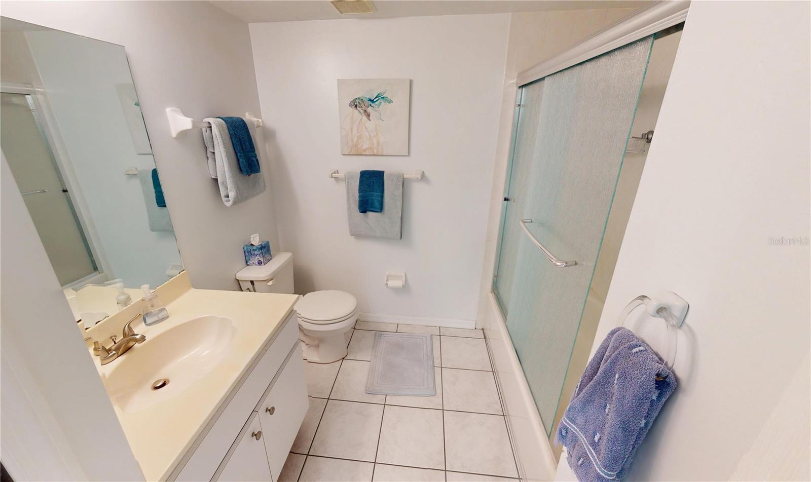 NORTH SHORE/KINGSWAY CONDOM - Residential