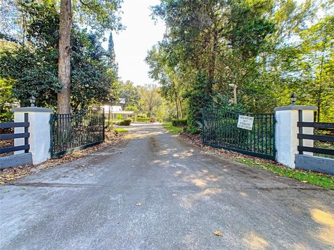 A home in BELLEVIEW