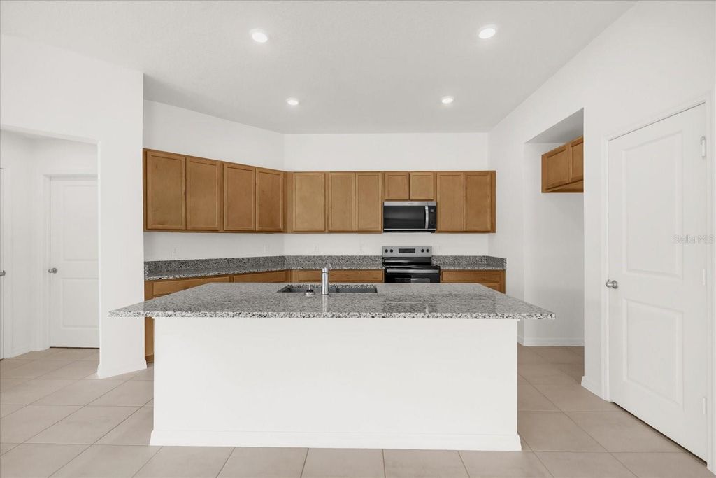 Photo of 3421 Narrows Drive, Lakeland, FL 33810 (MLS # O6360834)