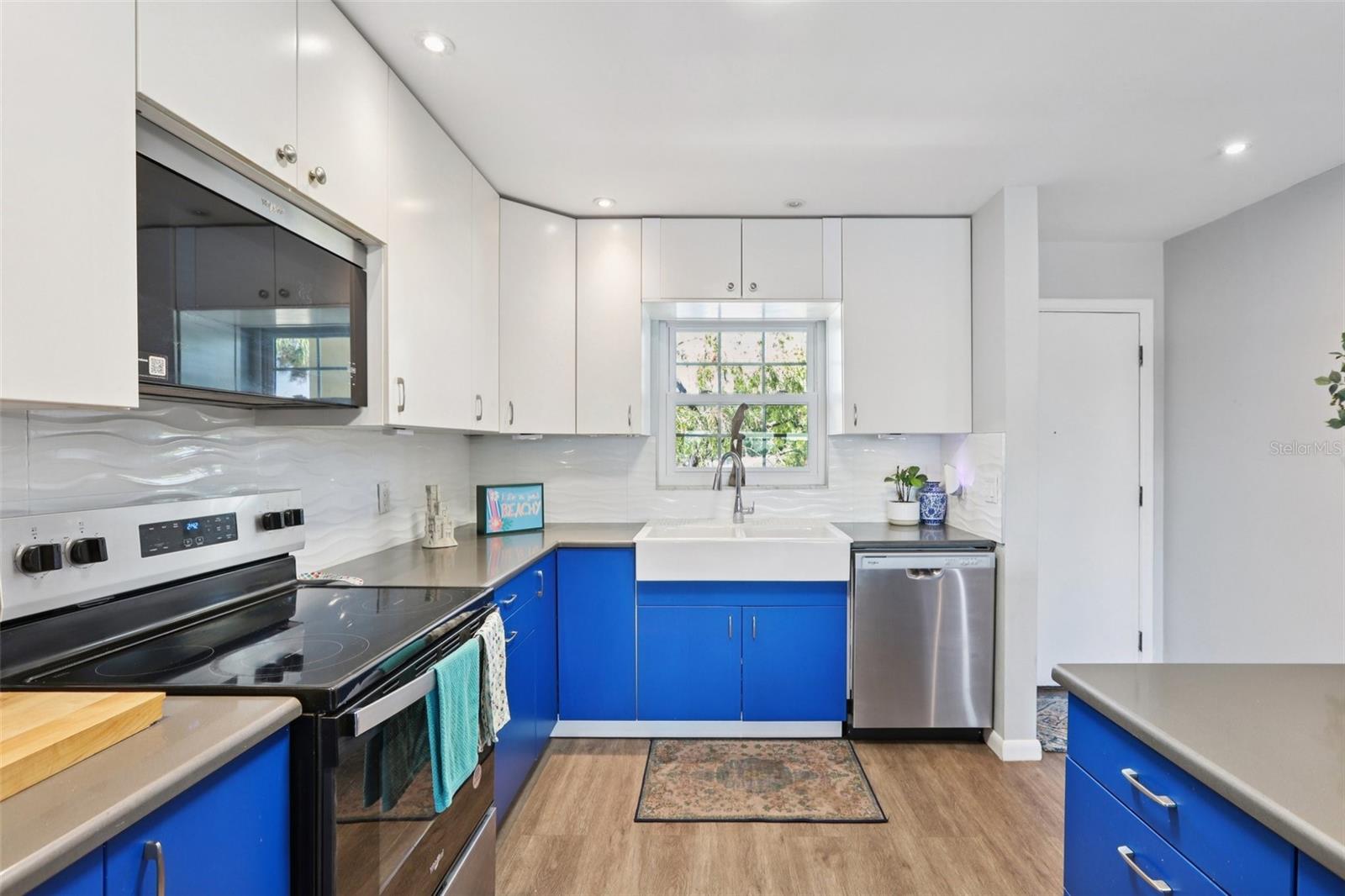 CHALET-ON-THE-LAKE CONDO - Residential