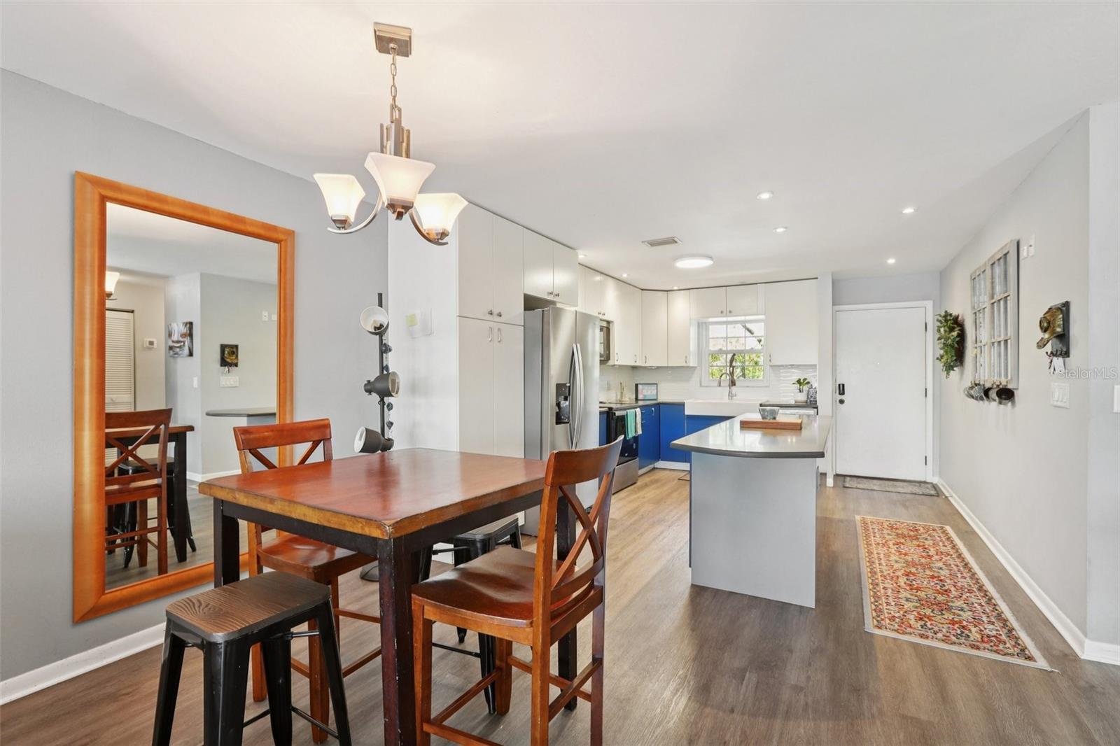 CHALET-ON-THE-LAKE CONDO - Residential