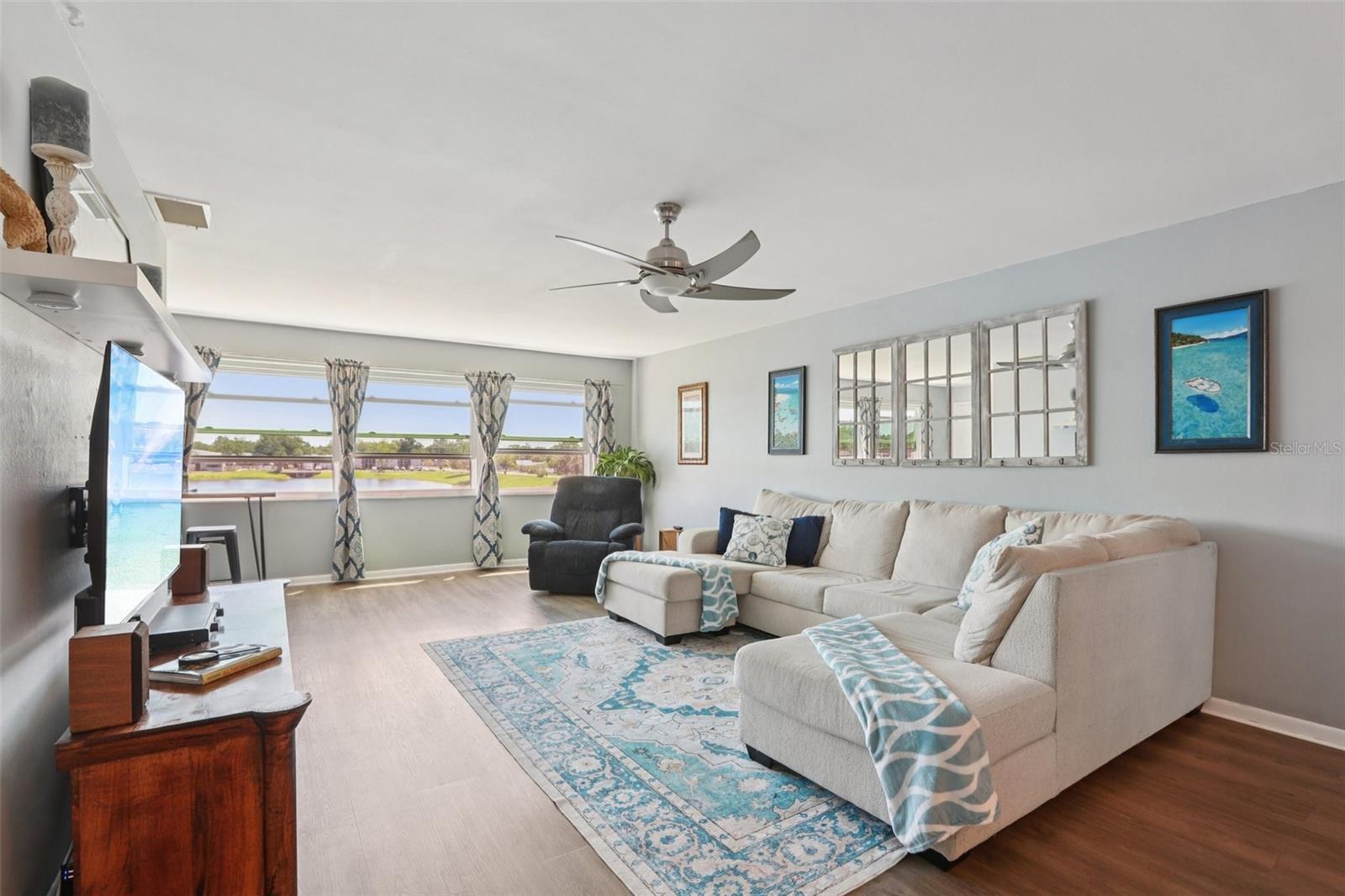 CHALET-ON-THE-LAKE CONDO - Residential