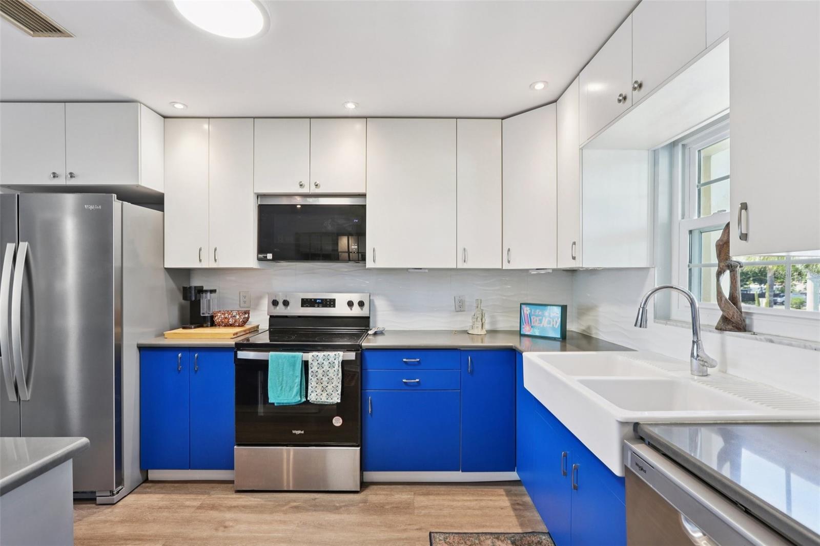 CHALET-ON-THE-LAKE CONDO - Residential