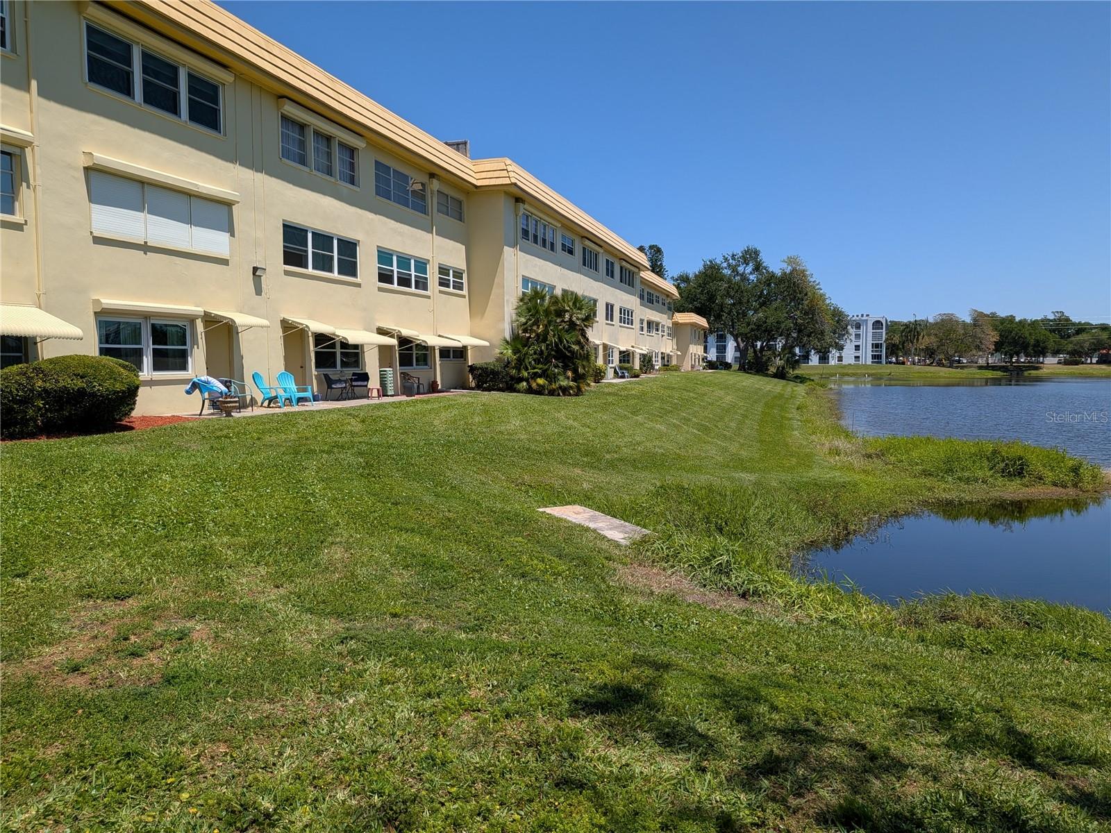 CHALET-ON-THE-LAKE CONDO - Residential
