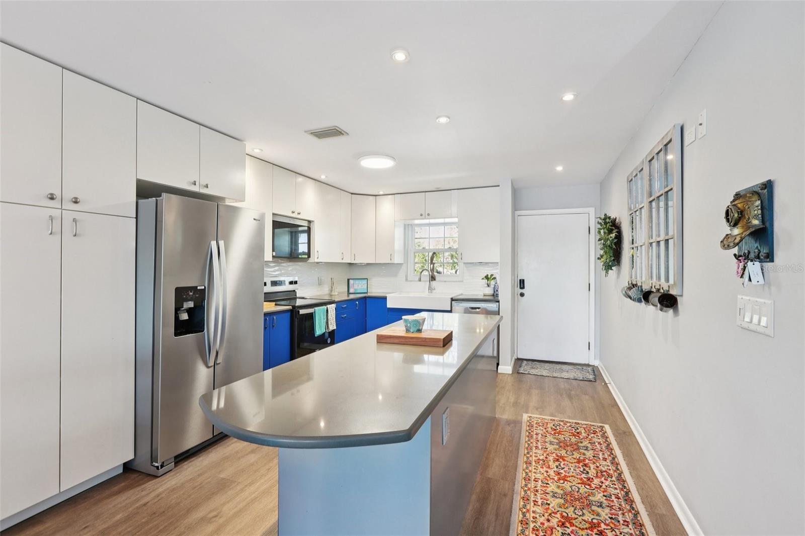 CHALET-ON-THE-LAKE CONDO - Residential