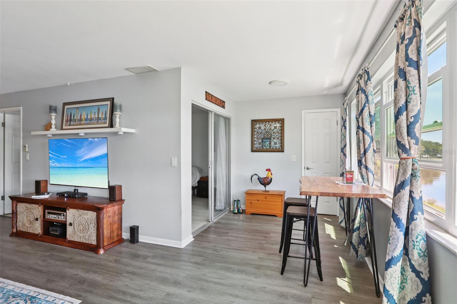 CHALET-ON-THE-LAKE CONDO - Residential