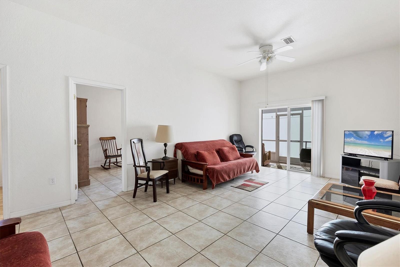 WARM MINERAL SPRINGS UNIT 81 - Residential Lease
