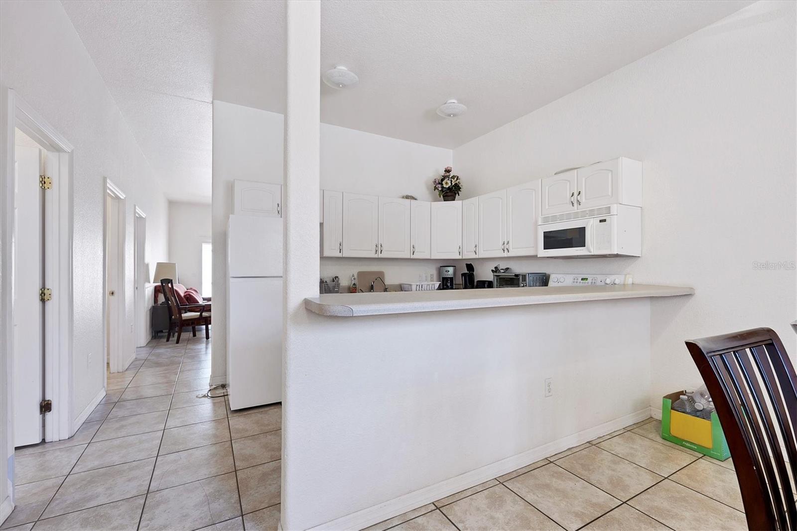 WARM MINERAL SPRINGS UNIT 81 - Residential Lease