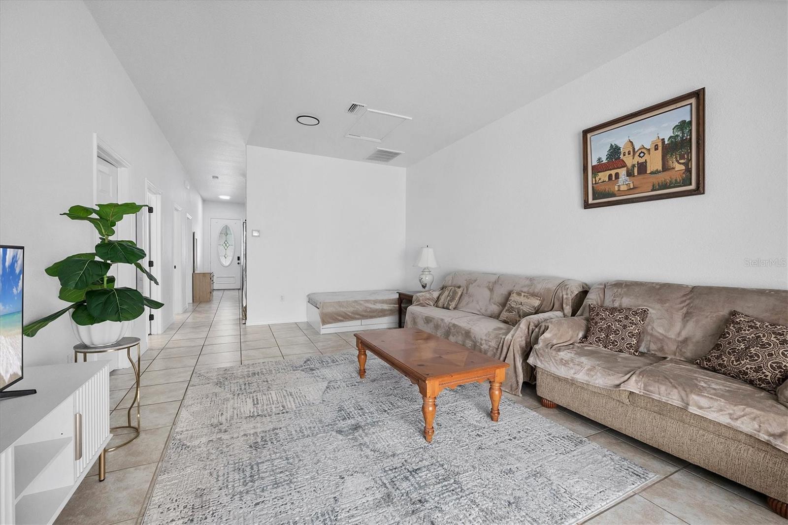 WARM MINERAL SPRINGS UNIT 81 - Residential Lease