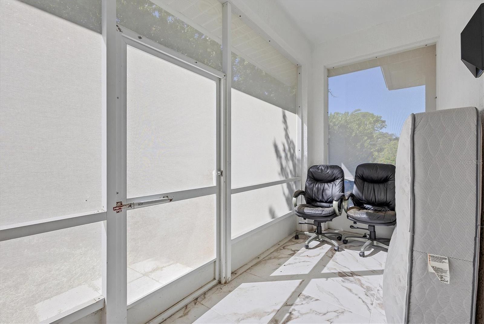 WARM MINERAL SPRINGS UNIT 81 - Residential Lease