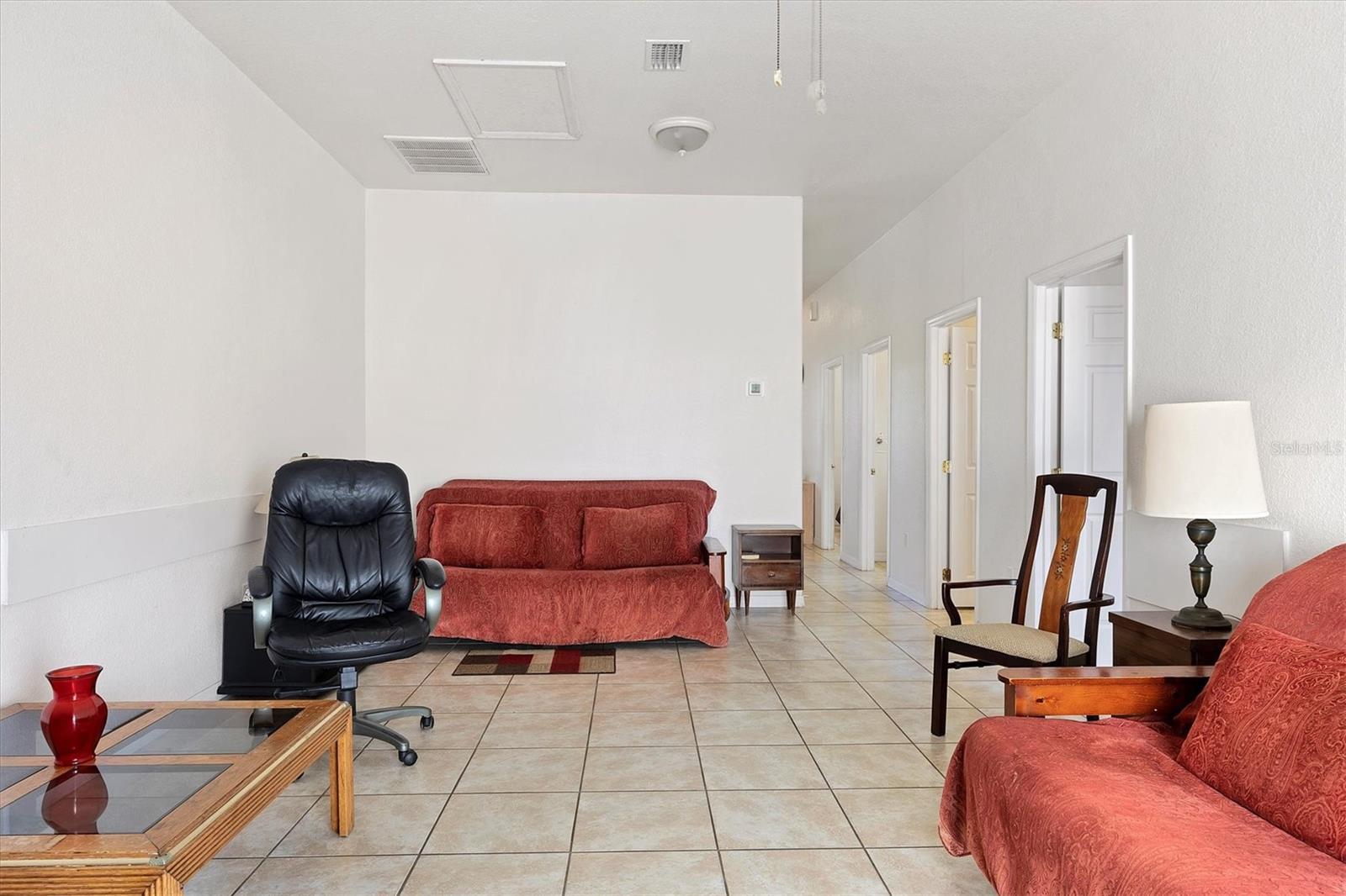 WARM MINERAL SPRINGS UNIT 81 - Residential Lease