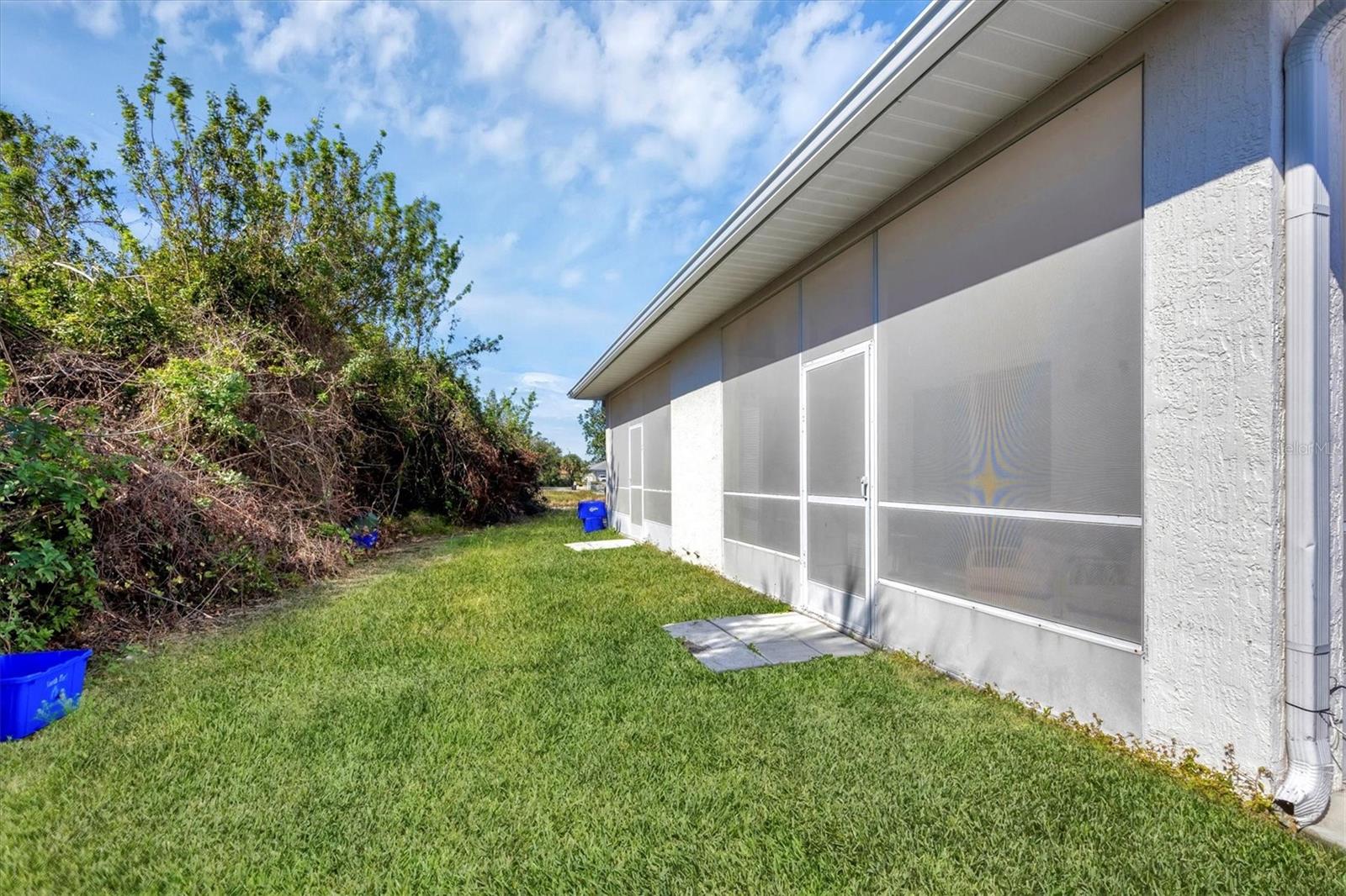 WARM MINERAL SPRINGS UNIT 81 - Residential Lease