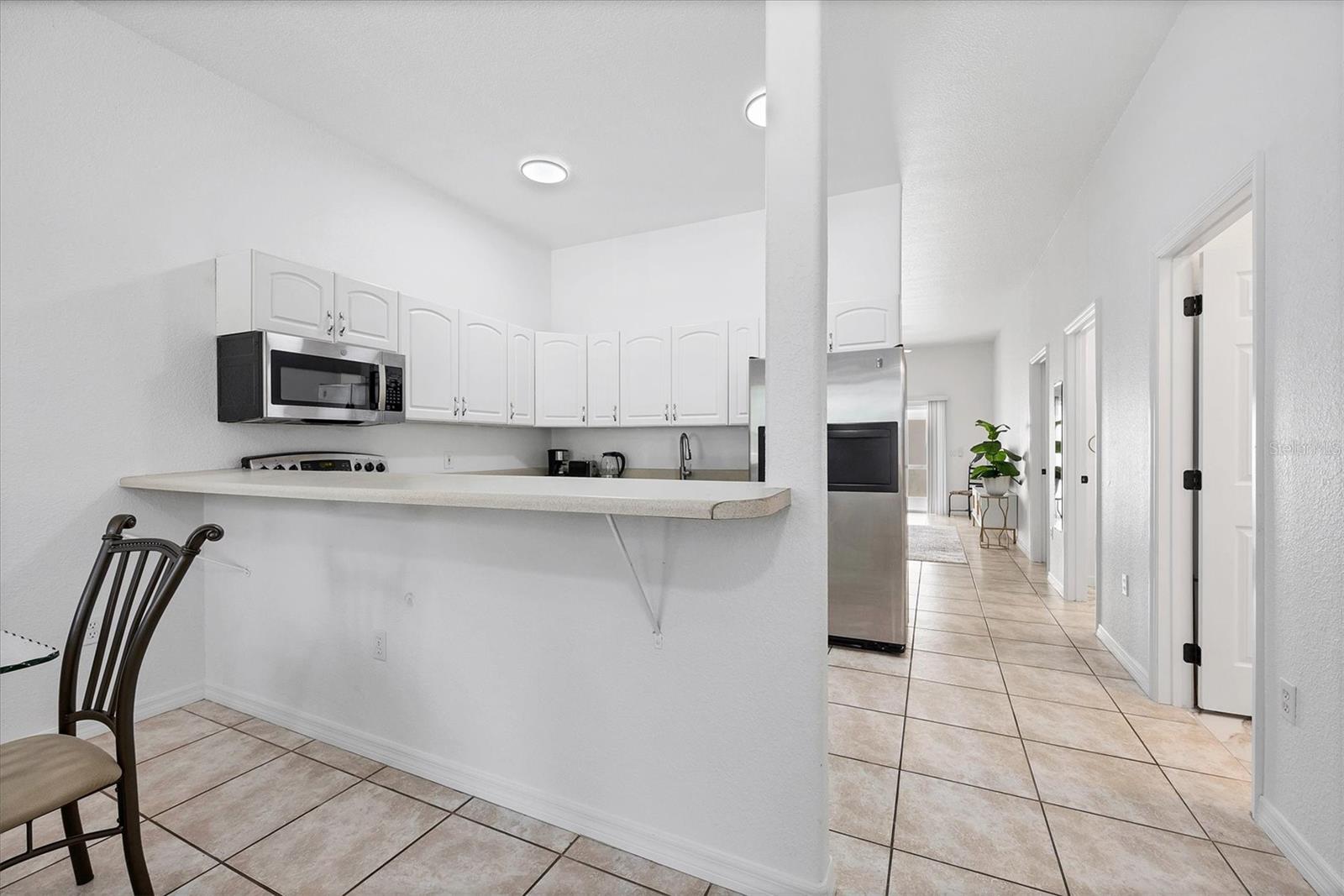 WARM MINERAL SPRINGS UNIT 81 - Residential Lease