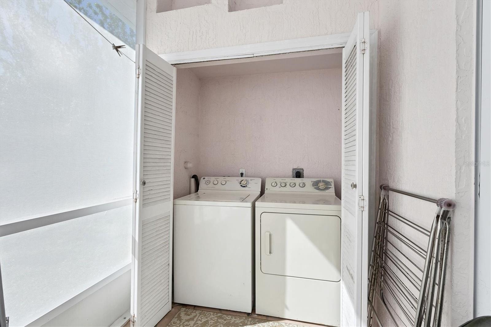 WARM MINERAL SPRINGS UNIT 81 - Residential Lease