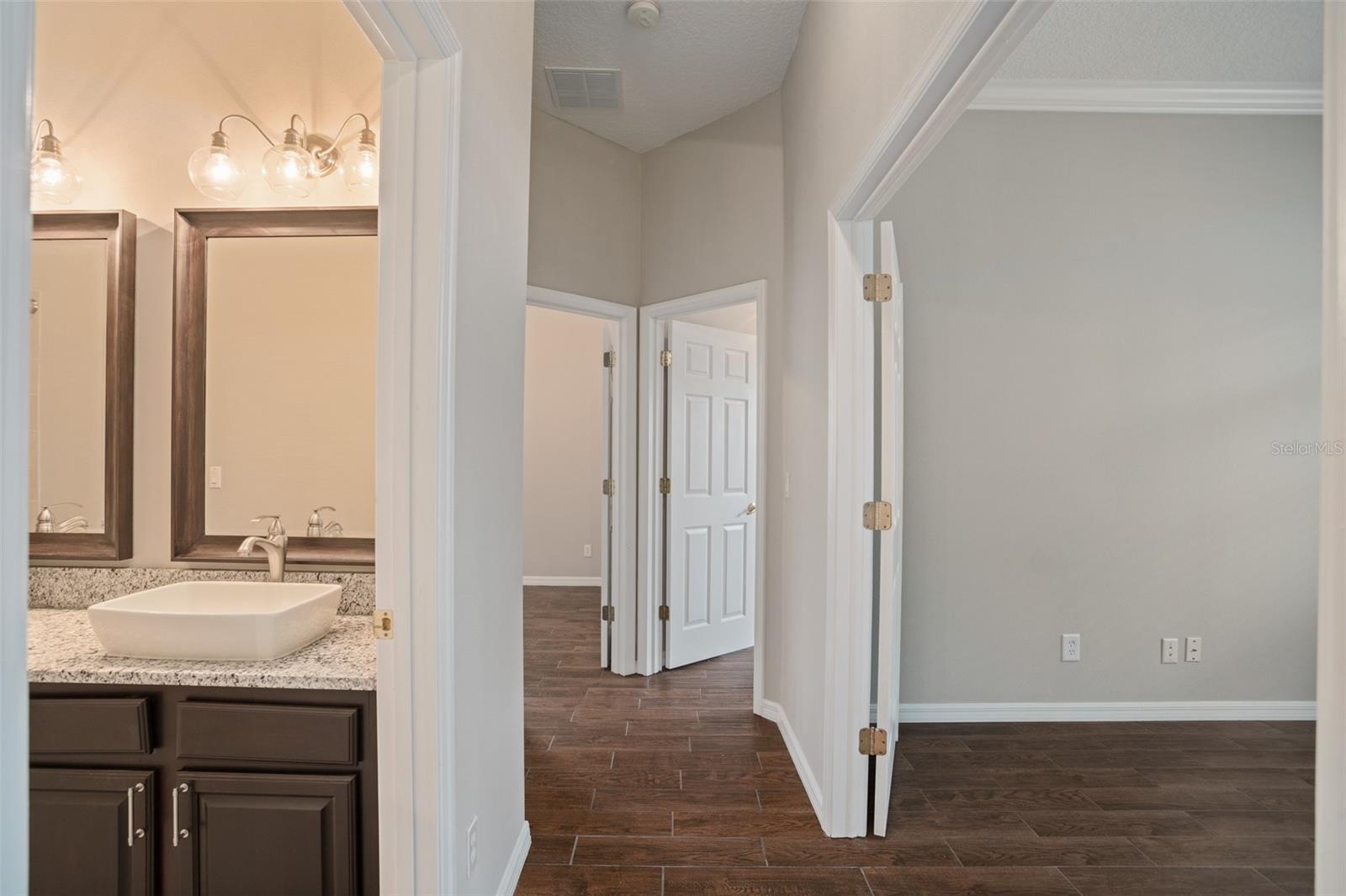 CARRIAGE POINTE A-I & L - Residential Lease