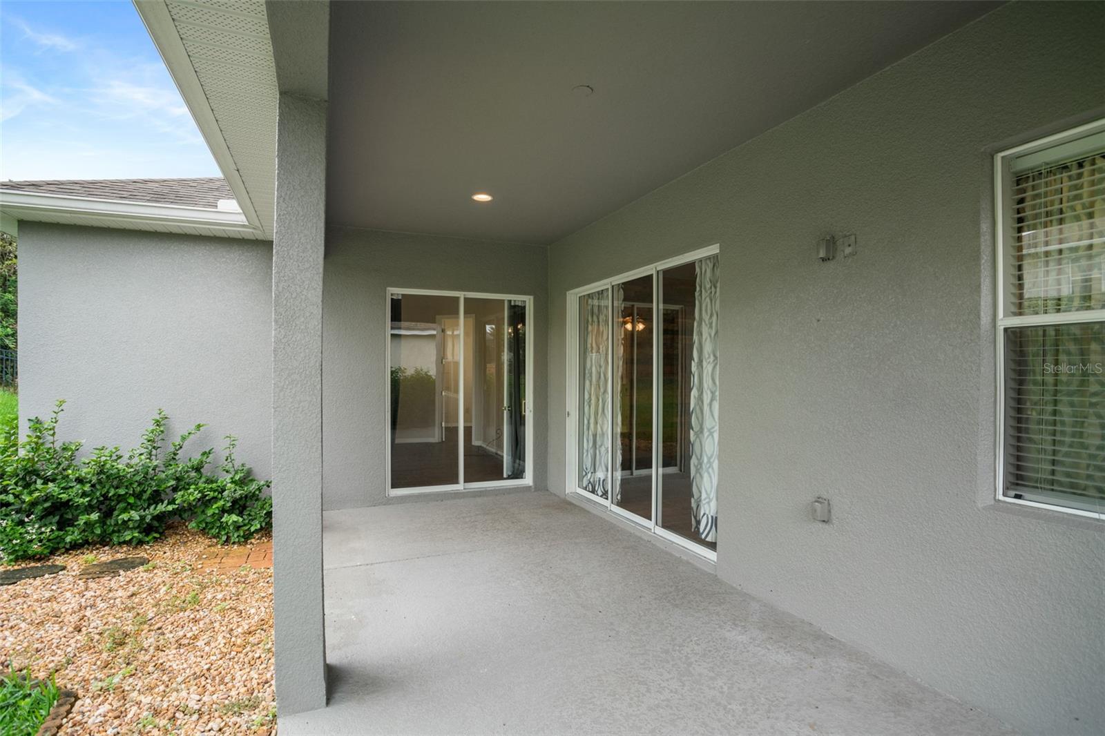 CARRIAGE POINTE A-I & L - Residential Lease