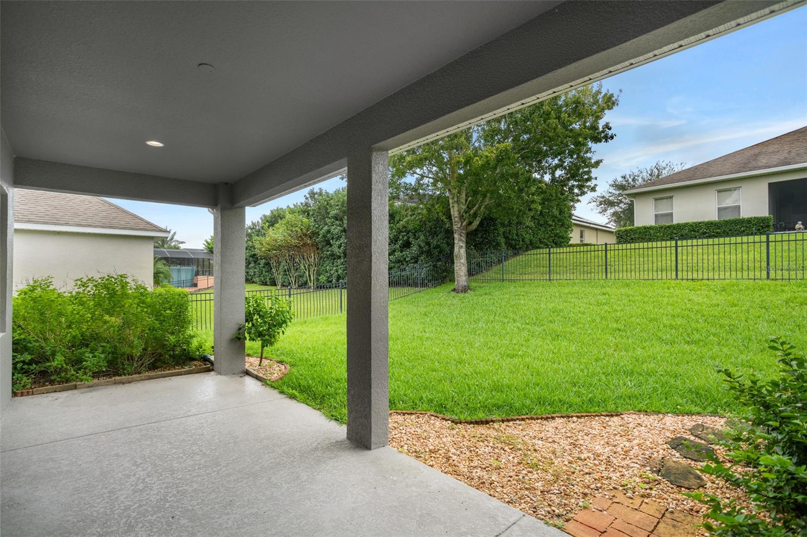 CARRIAGE POINTE A-I & L - Residential Lease