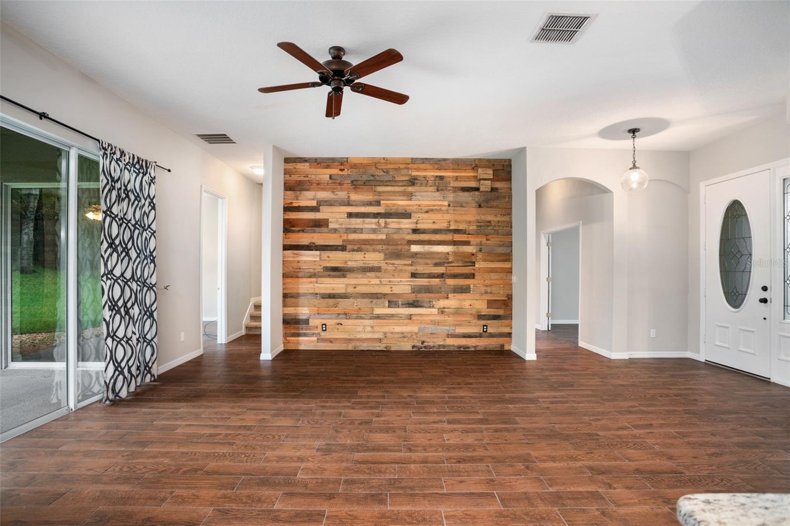 CARRIAGE POINTE A-I & L - Residential Lease