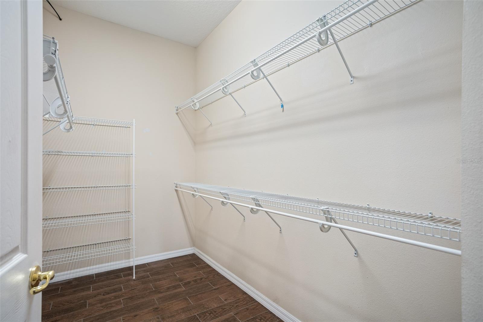 CARRIAGE POINTE A-I & L - Residential Lease