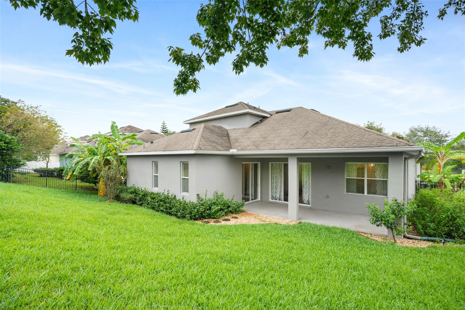 CARRIAGE POINTE A-I & L - Residential Lease