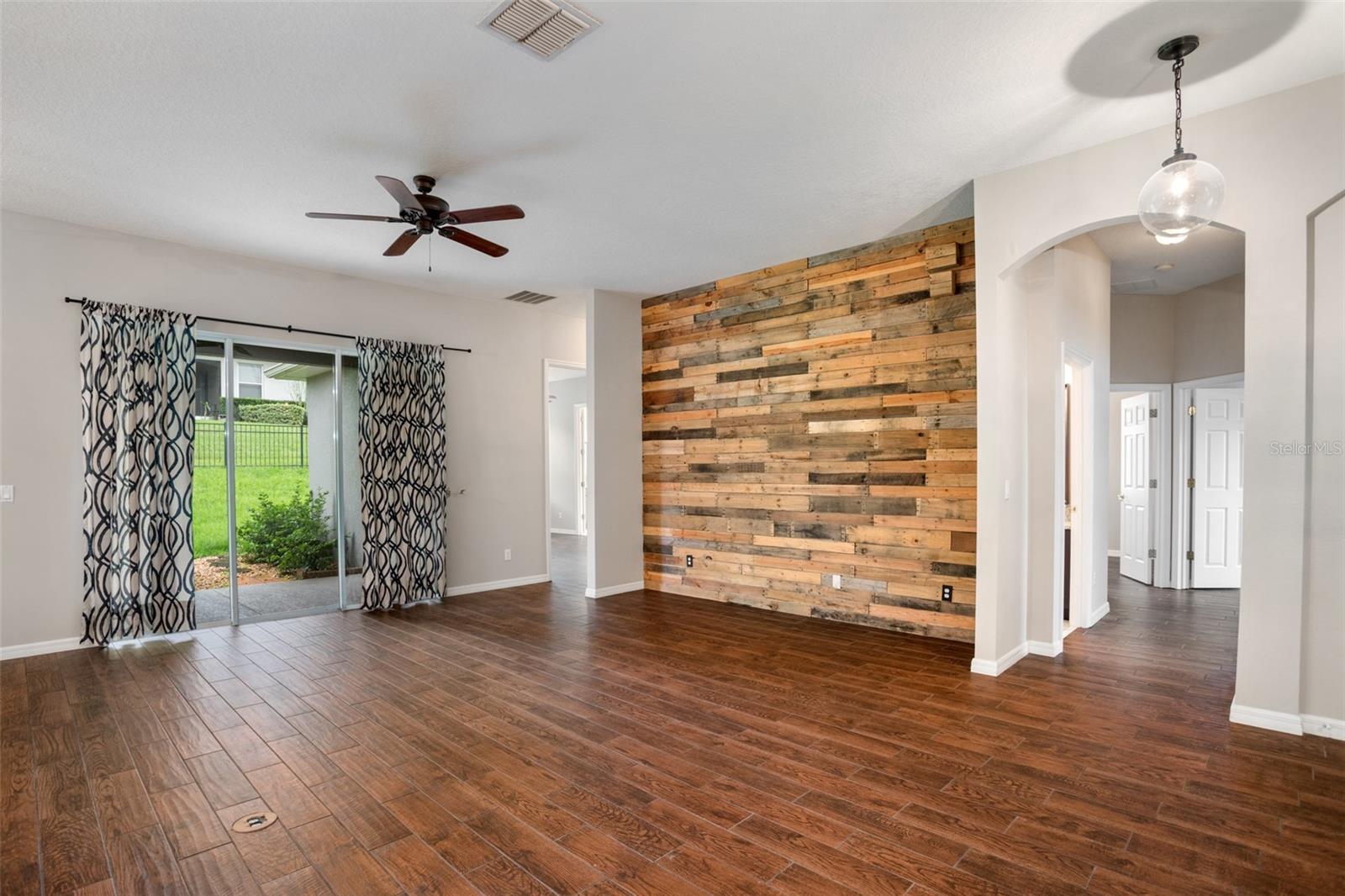 CARRIAGE POINTE A-I & L - Residential Lease