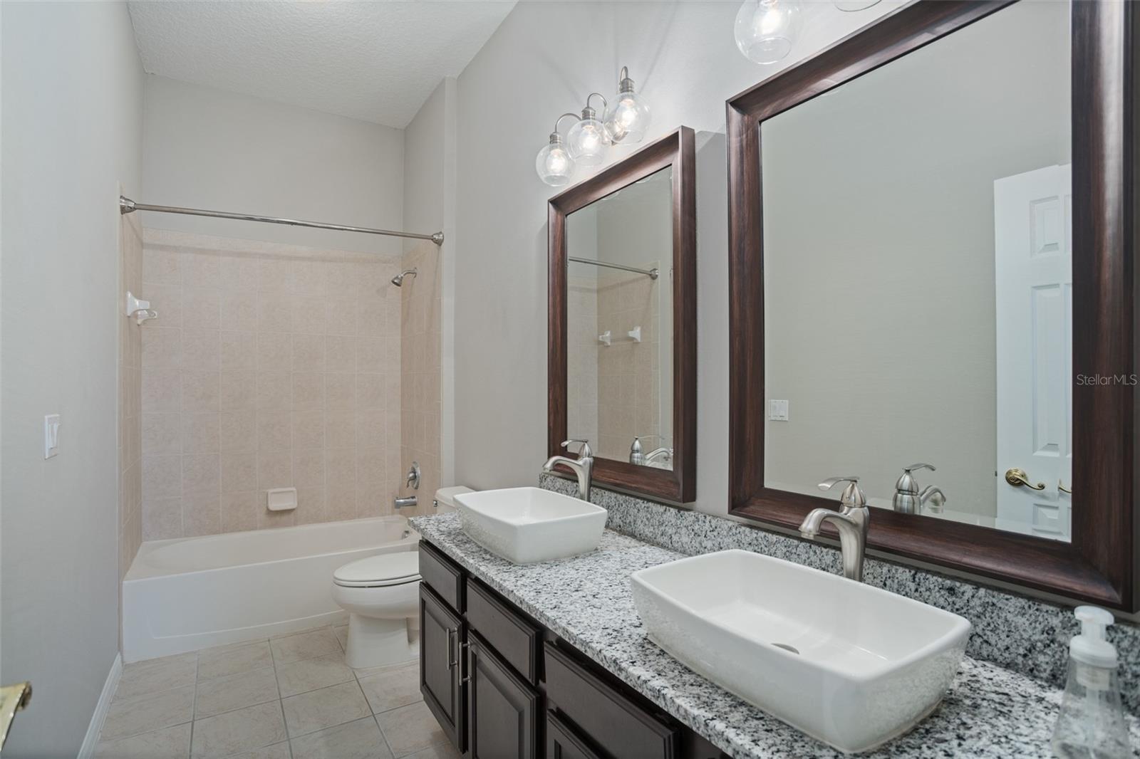 CARRIAGE POINTE A-I & L - Residential Lease