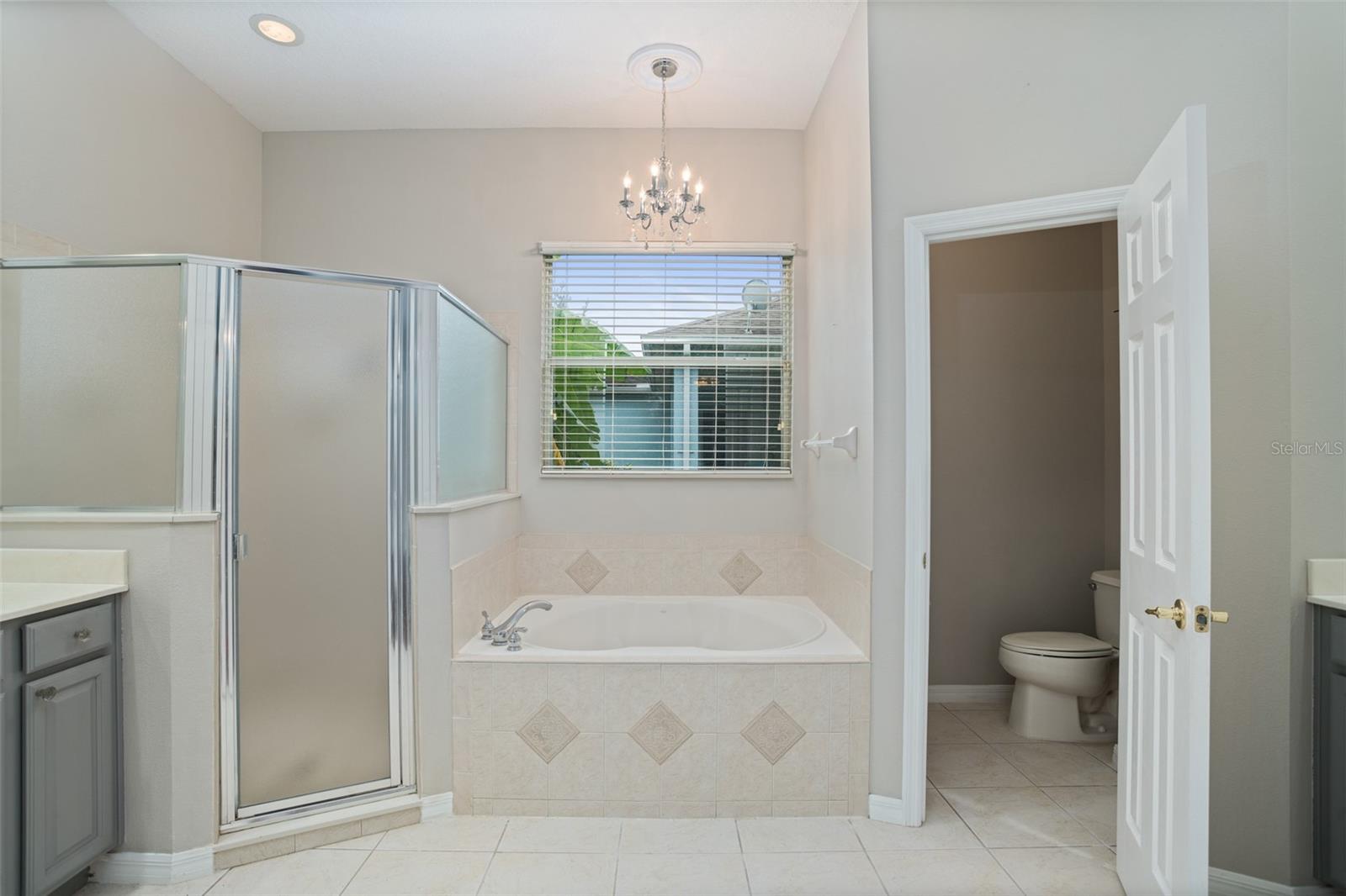 CARRIAGE POINTE A-I & L - Residential Lease