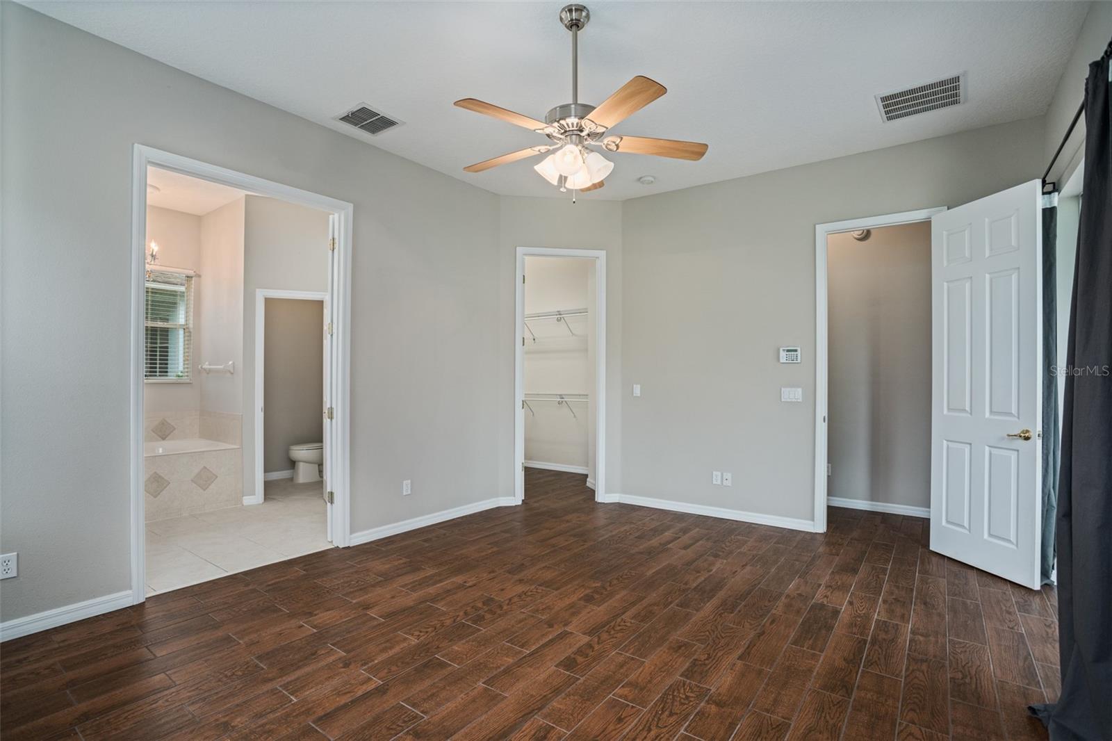 CARRIAGE POINTE A-I & L - Residential Lease