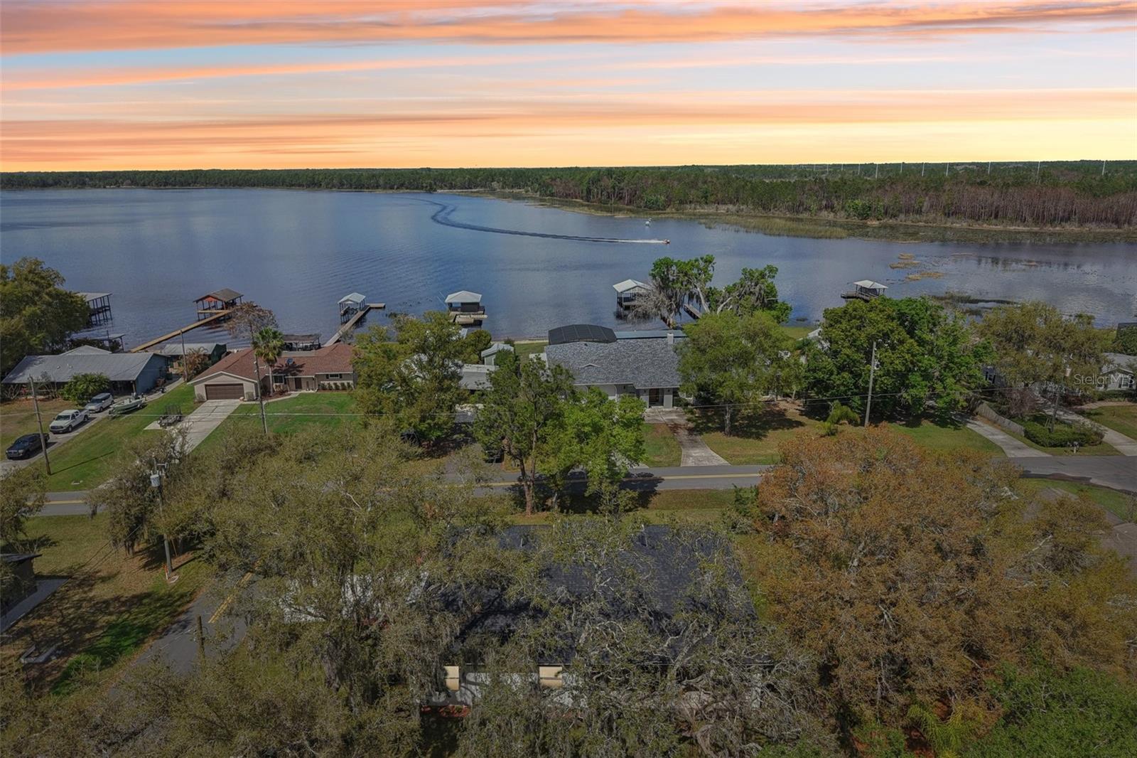 OAKWOOD SHORES - Residential