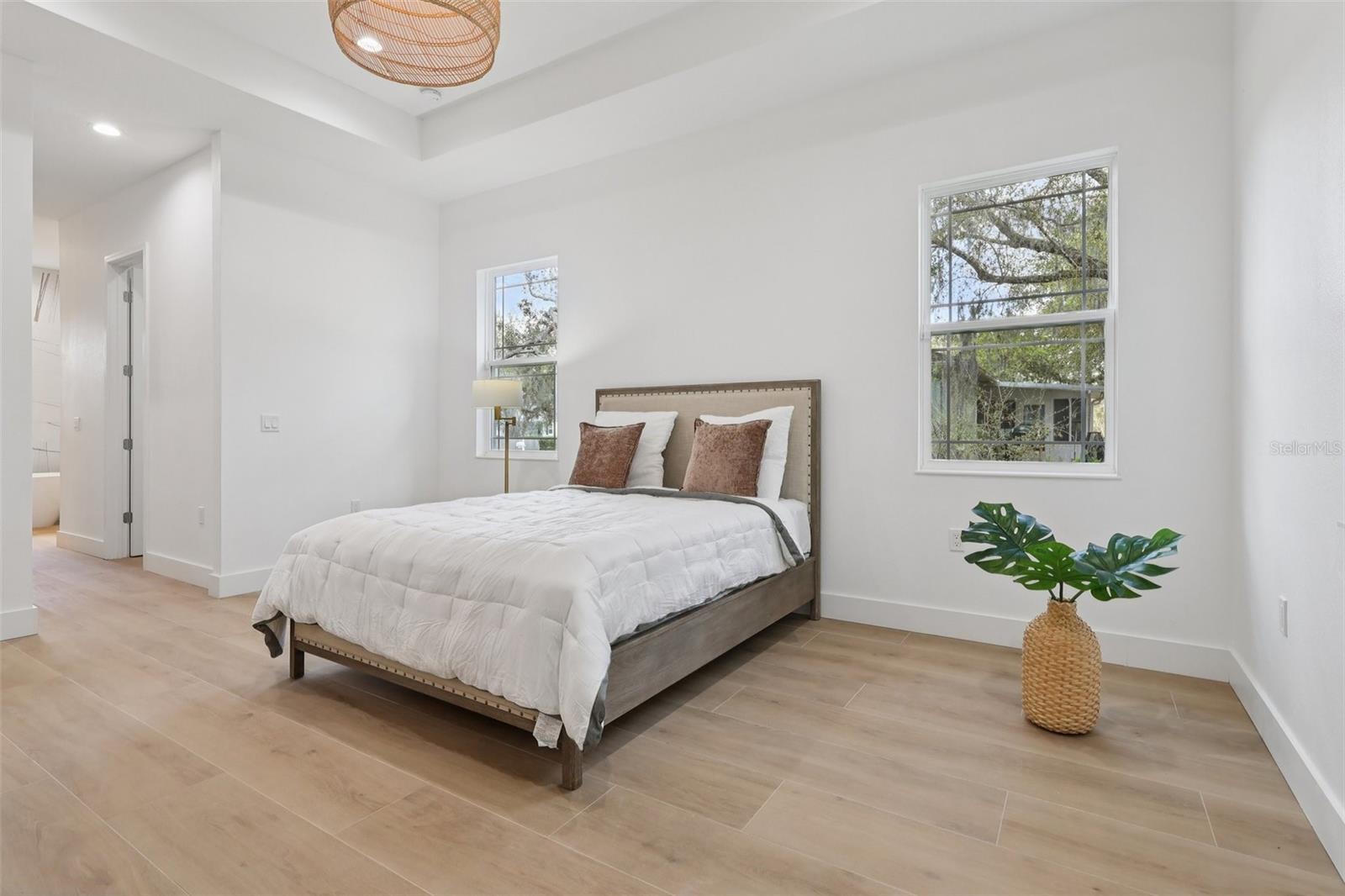 OAKWOOD SHORES - Residential