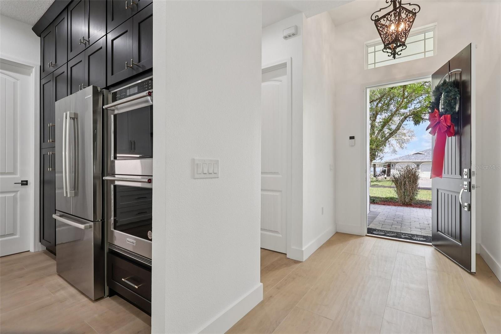 OAKWOOD SHORES - Residential