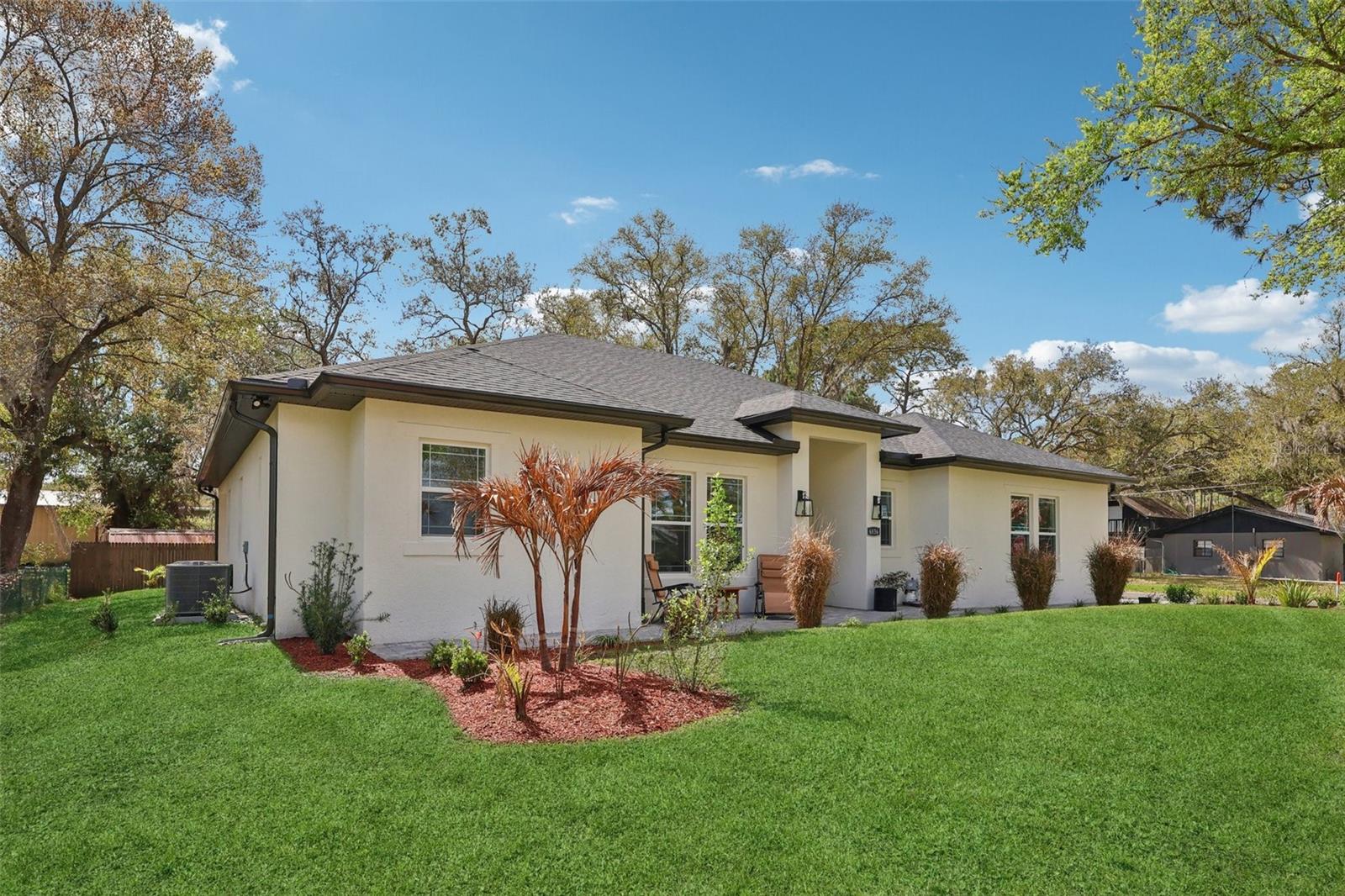 OAKWOOD SHORES - Residential