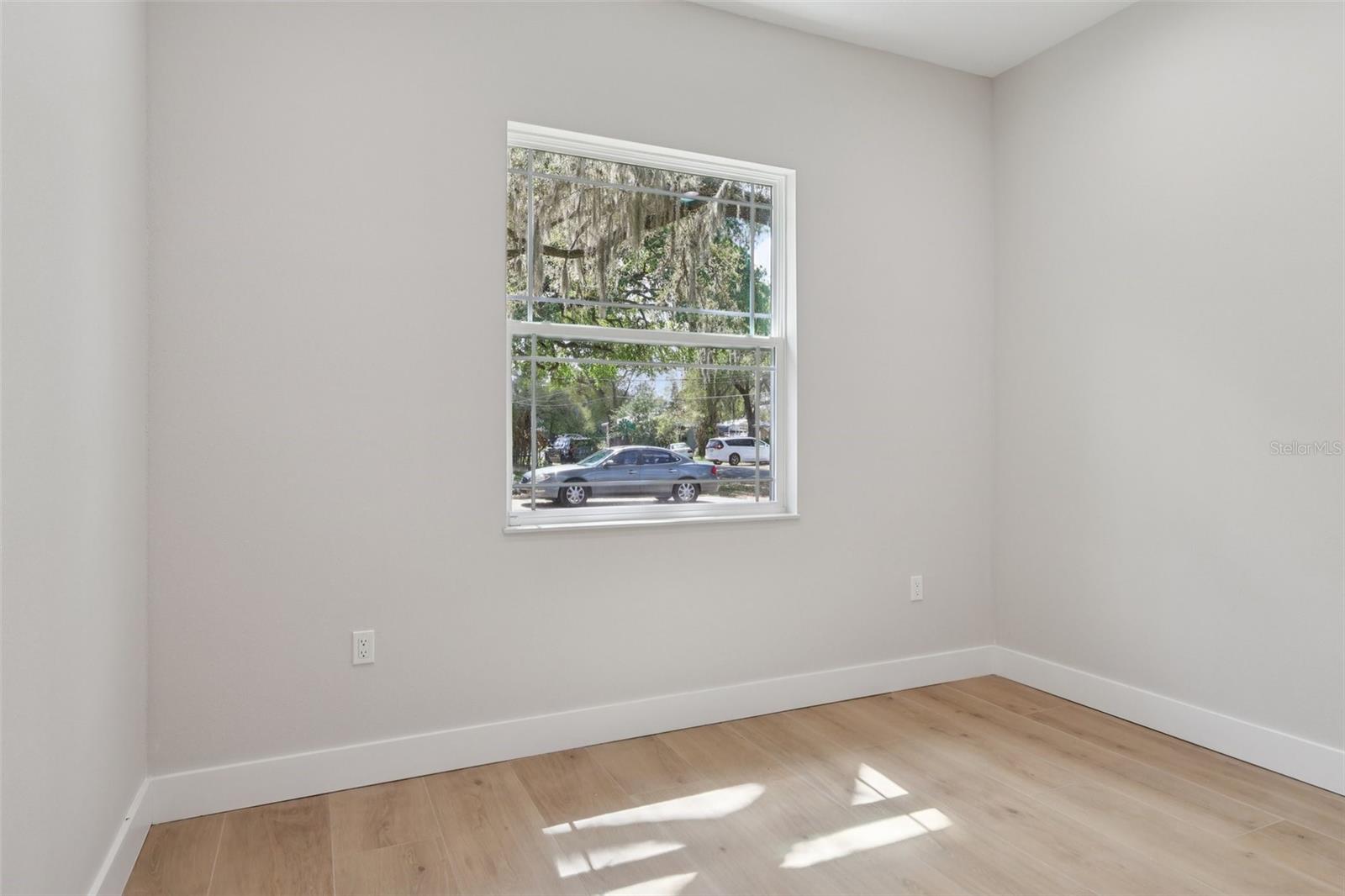 OAKWOOD SHORES - Residential