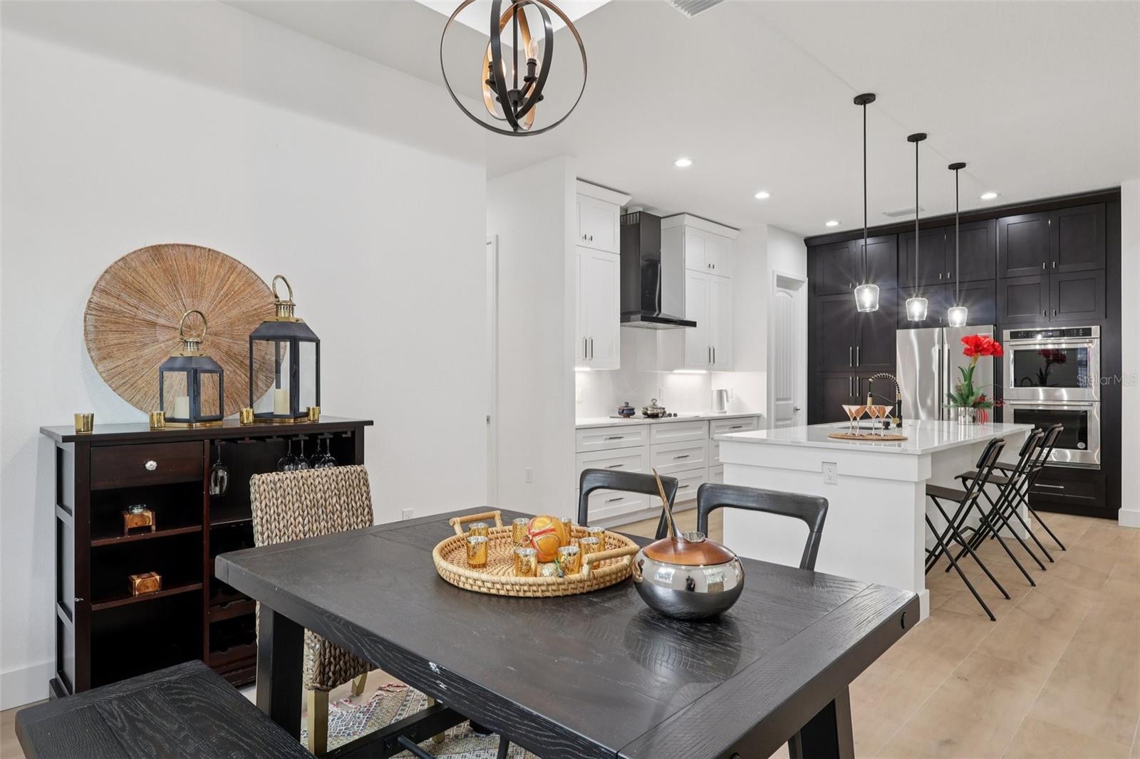 OAKWOOD SHORES - Residential