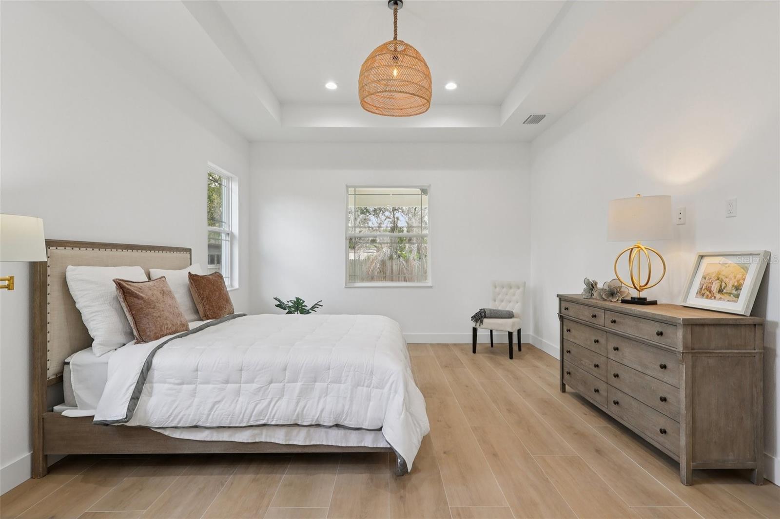 OAKWOOD SHORES - Residential