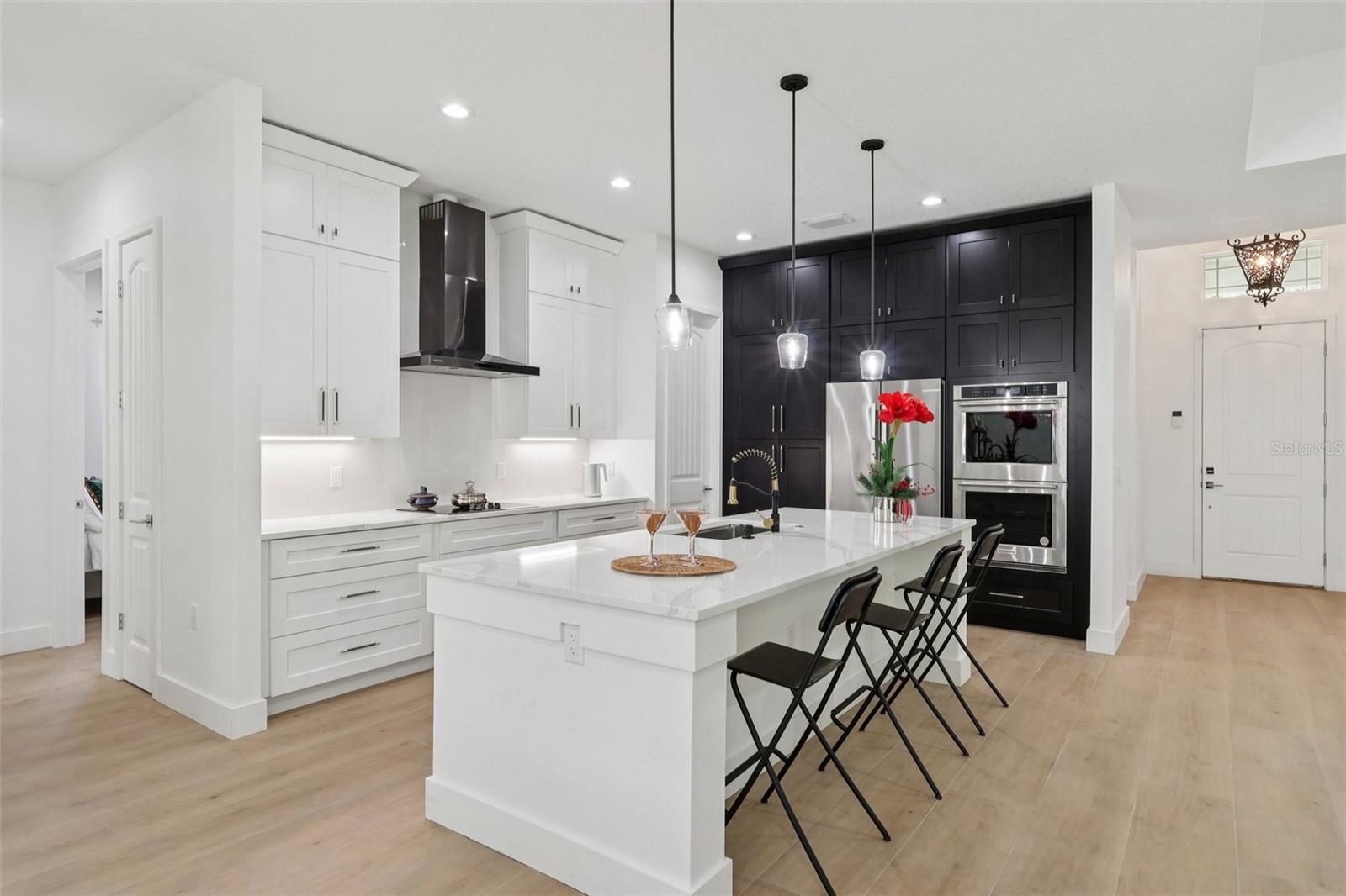 OAKWOOD SHORES - Residential