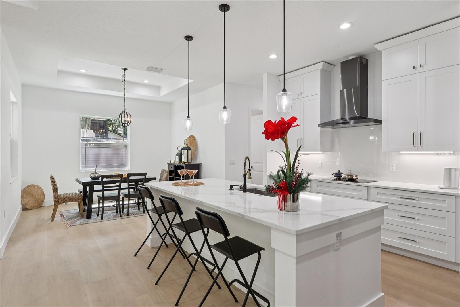 OAKWOOD SHORES - Residential