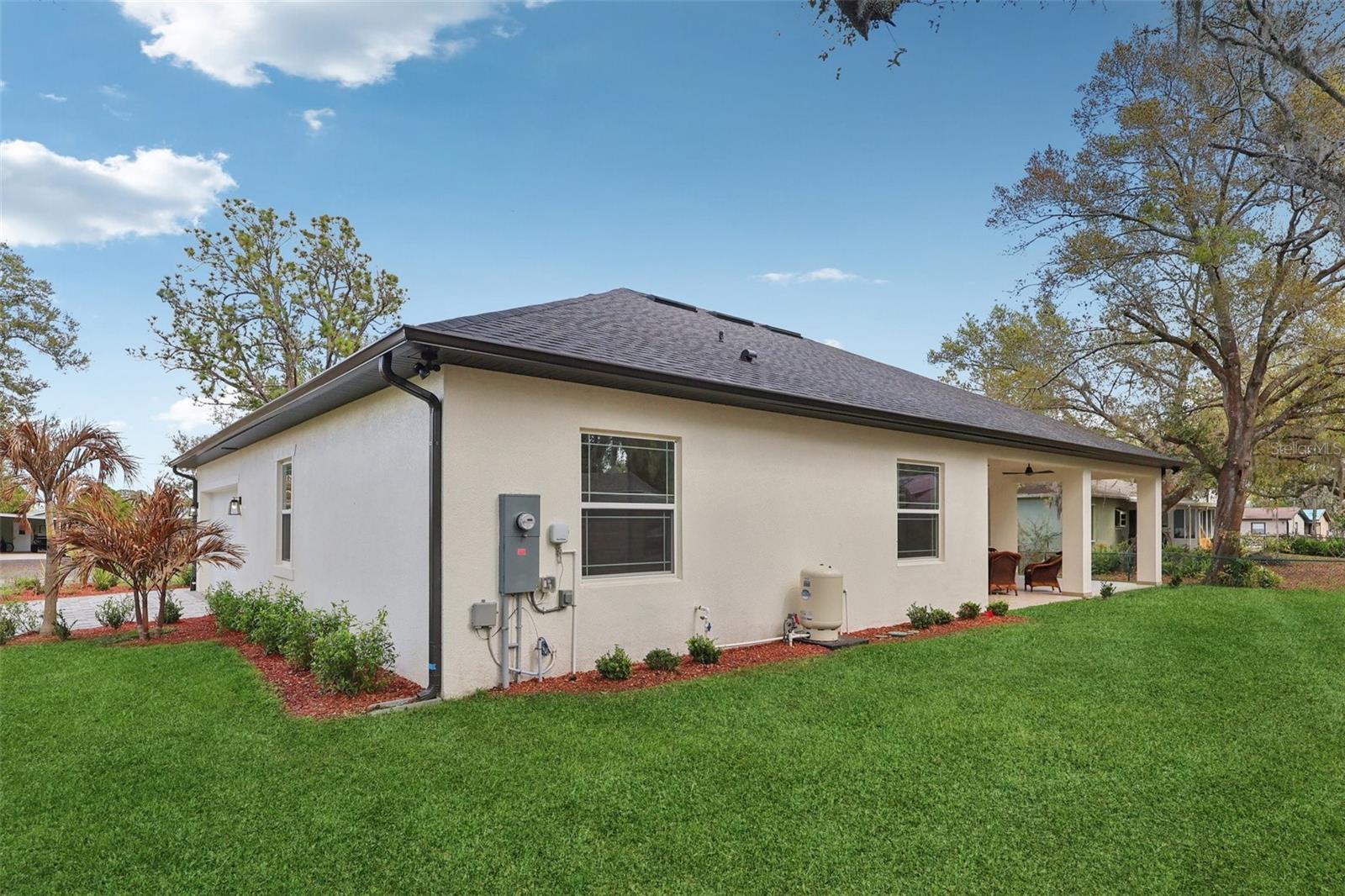 OAKWOOD SHORES - Residential