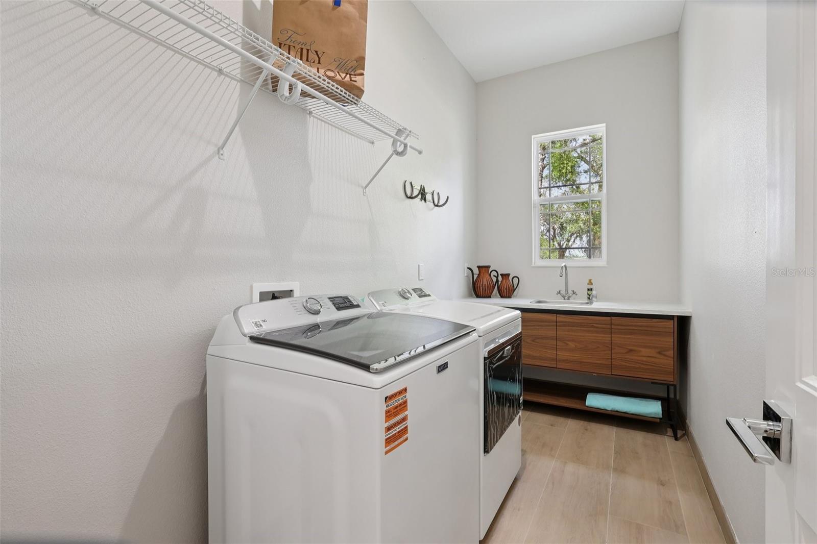 OAKWOOD SHORES - Residential