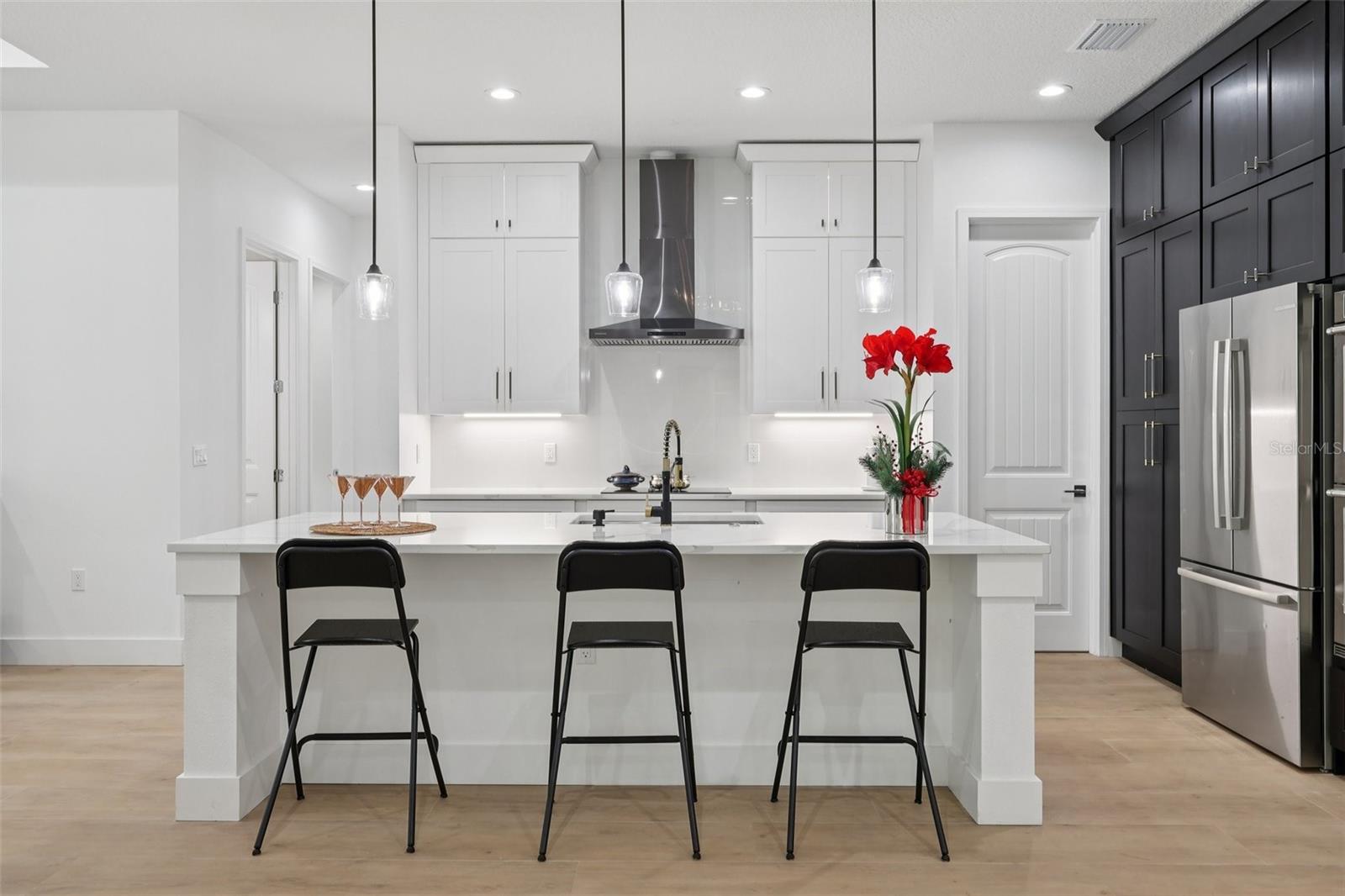 OAKWOOD SHORES - Residential