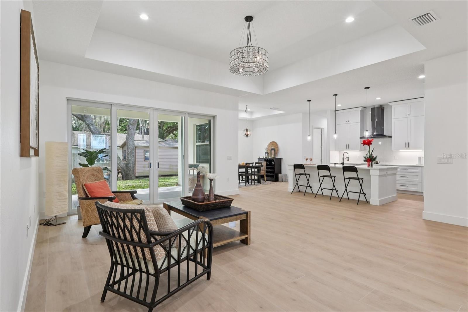 OAKWOOD SHORES - Residential